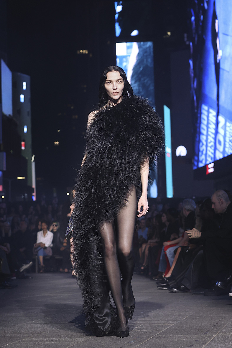 Gucci core for the Cruise 2027 goes to New York: a return to a glorious era Vanity Teen 虚荣青年 Lifestyle & new faces magazine Gucci core for the Cruise 2027 goes to New York: a return to a glorious era Gucci core for the Cruise 2027 goes to New York: a return to a glorious era Vanity Teen 虚荣青年 Lifestyle & new faces magazine