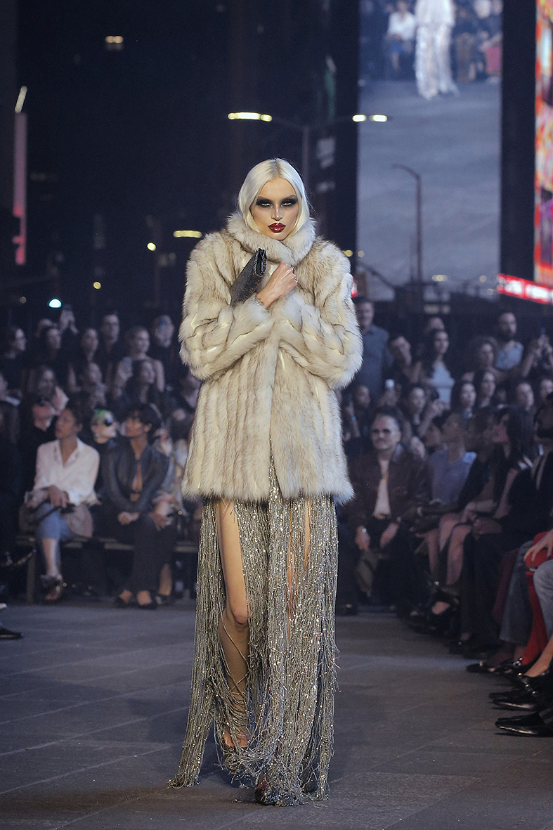 Gucci core for the Cruise 2027 goes to New York: a return to a glorious era Vanity Teen 虚荣青年 Lifestyle & new faces magazine Gucci core for the Cruise 2027 goes to New York: a return to a glorious era Gucci core for the Cruise 2027 goes to New York: a return to a glorious era Vanity Teen 虚荣青年 Lifestyle & new faces magazine