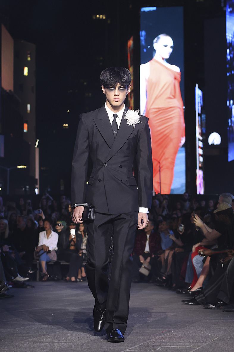 Gucci core for the Cruise 2027 goes to New York: a return to a glorious era Vanity Teen 虚荣青年 Lifestyle & new faces magazine Gucci core for the Cruise 2027 goes to New York: a return to a glorious era Gucci core for the Cruise 2027 goes to New York: a return to a glorious era Vanity Teen 虚荣青年 Lifestyle & new faces magazine