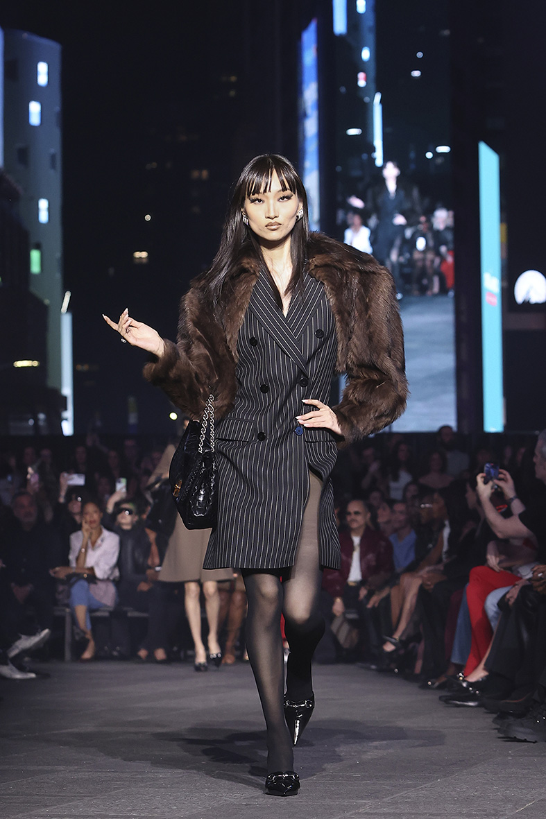Gucci core for the Cruise 2027 goes to New York: a return to a glorious era Vanity Teen 虚荣青年 Lifestyle & new faces magazine Gucci core for the Cruise 2027 goes to New York: a return to a glorious era Gucci core for the Cruise 2027 goes to New York: a return to a glorious era Vanity Teen 虚荣青年 Lifestyle & new faces magazine