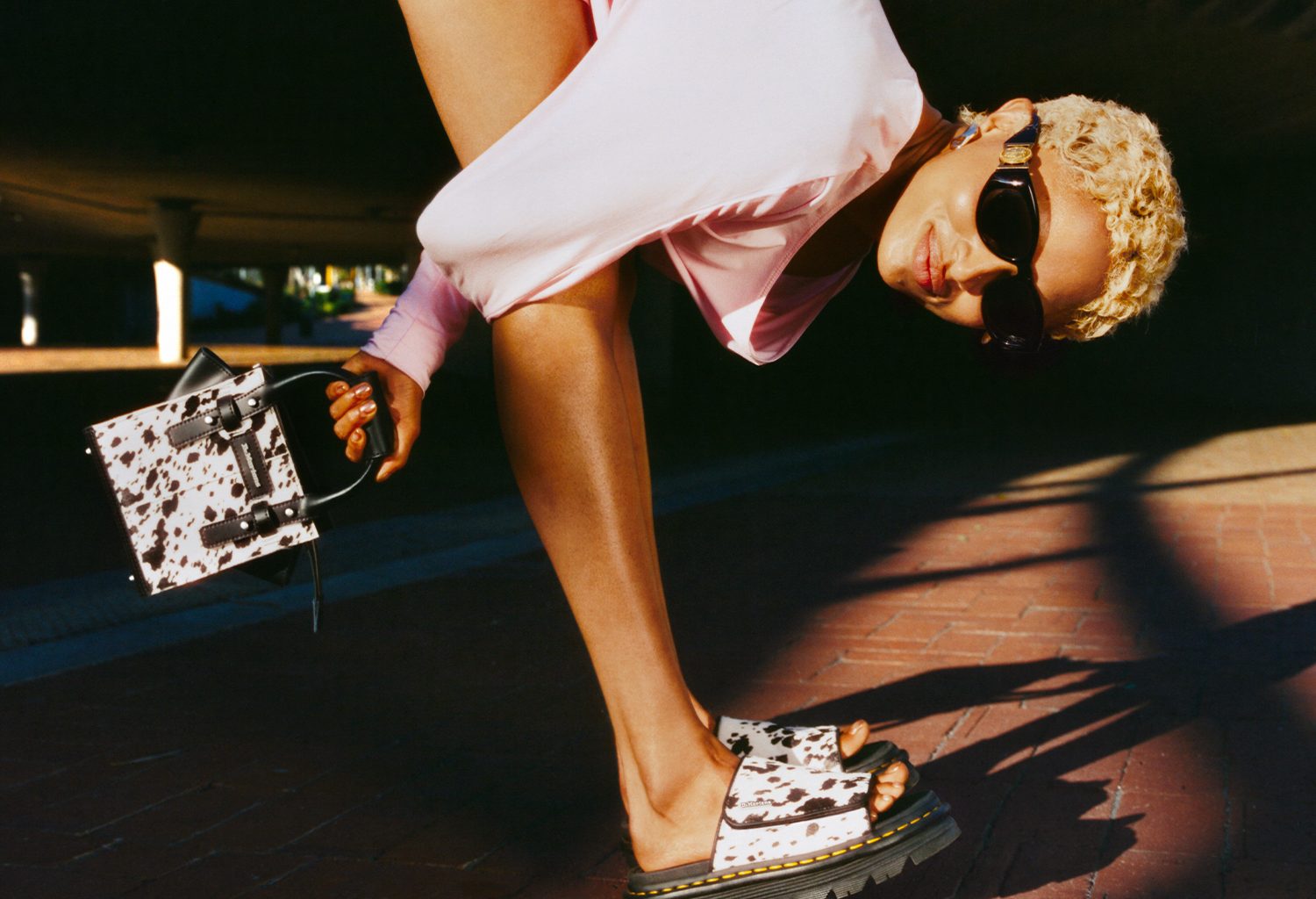 Dr. Martens Goes Lightweight: The Zebzag Era of Summer Comfort Vanity Teen 虚荣青年 Lifestyle & new faces magazine Dr. Martens Goes Lightweight: The Zebzag Era of Summer Comfort Dr. Martens Goes Lightweight: The Zebzag Era of Summer Comfort Vanity Teen 虚荣青年 Lifestyle & new faces magazine