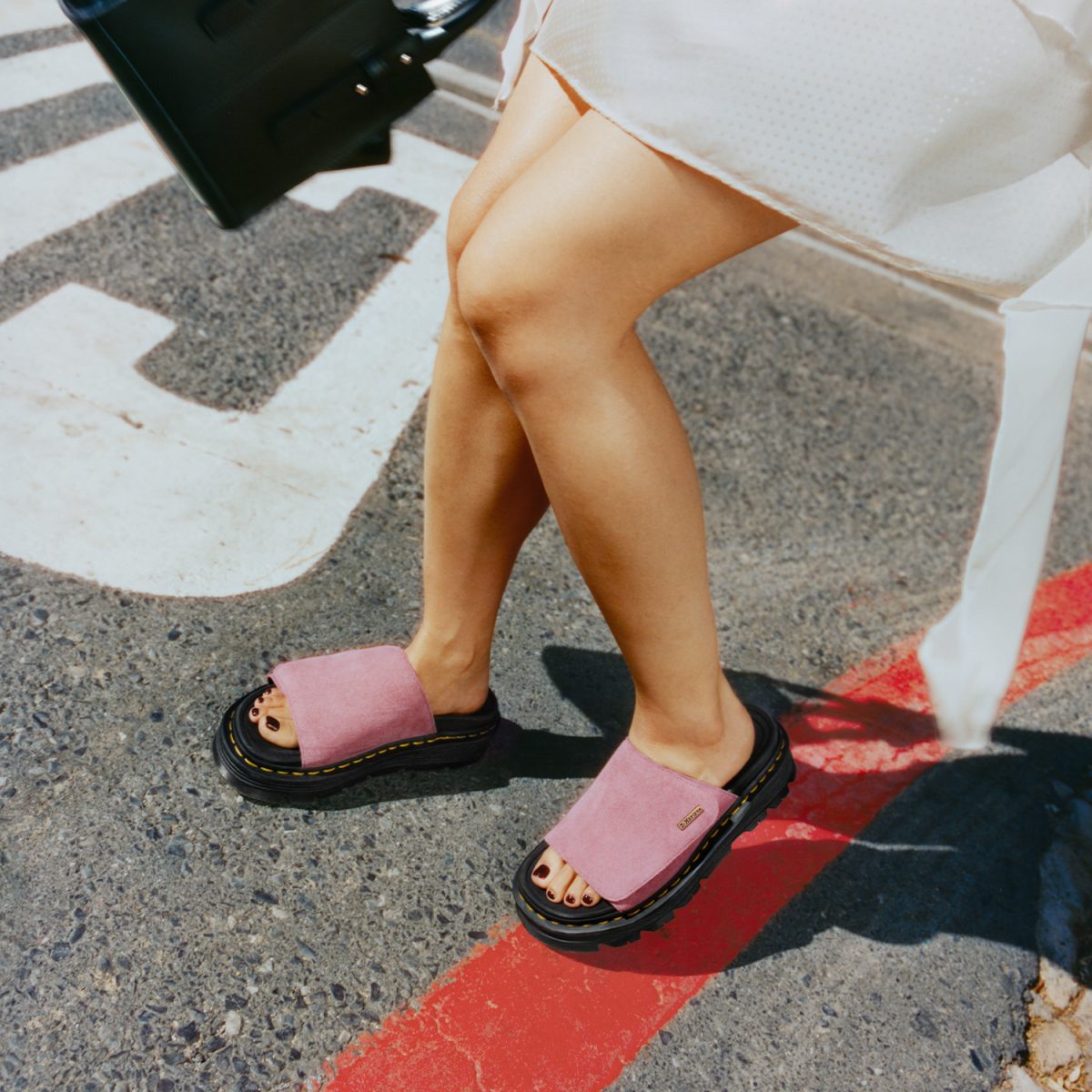 Dr. Martens Goes Lightweight: The Zebzag Era of Summer Comfort Vanity Teen 虚荣青年 Lifestyle & new faces magazine Dr. Martens Goes Lightweight: The Zebzag Era of Summer Comfort Dr. Martens Goes Lightweight: The Zebzag Era of Summer Comfort Vanity Teen 虚荣青年 Lifestyle & new faces magazine