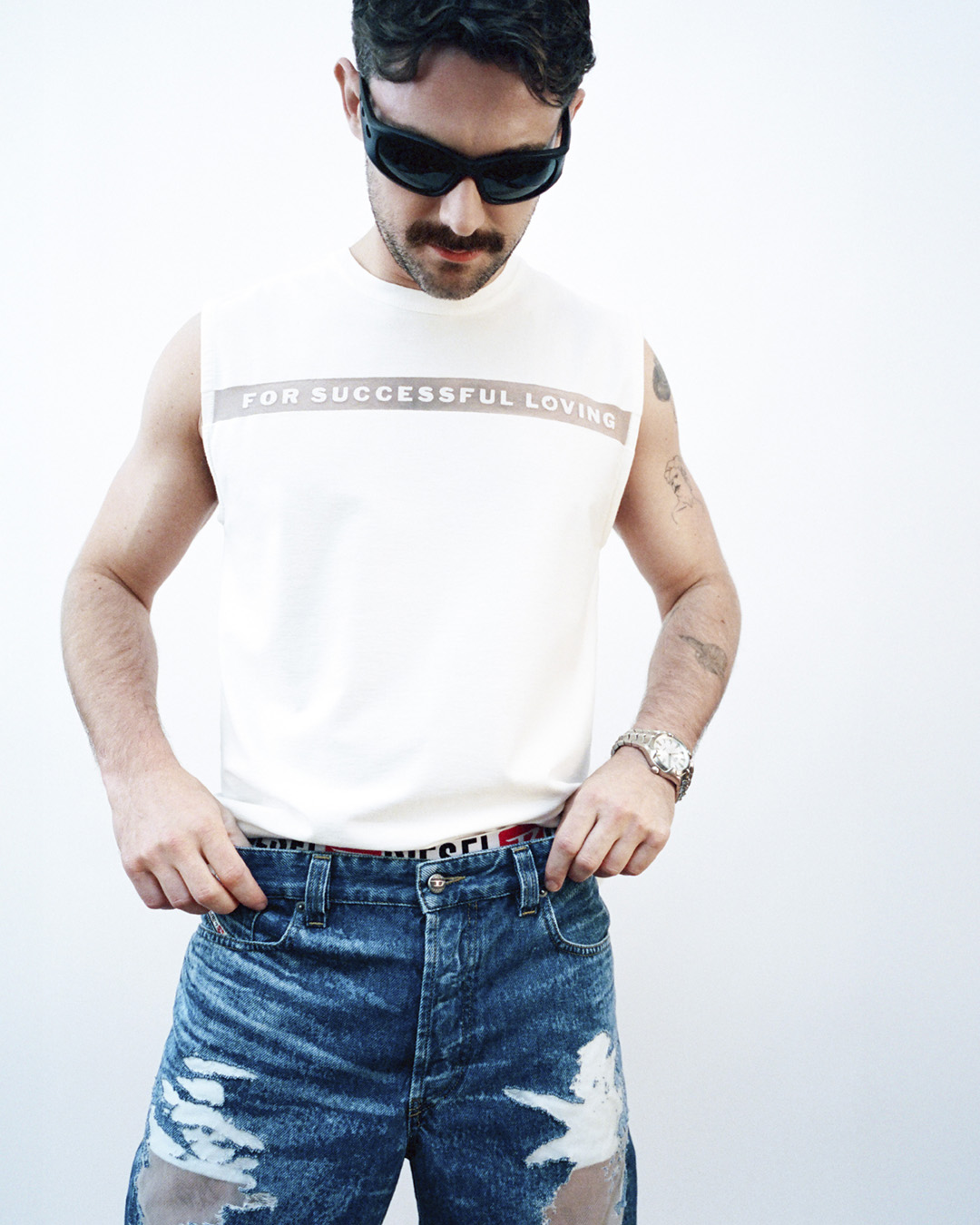 Diesel and Tinder Want You to Fall in Love Without the Rules Vanity Teen 虚荣青年 Diesel and Tinder Want You to Fall in Love Without the Rules Diesel and Tinder Want You to Fall in Love Without the Rules Vanity Teen 虚荣青年