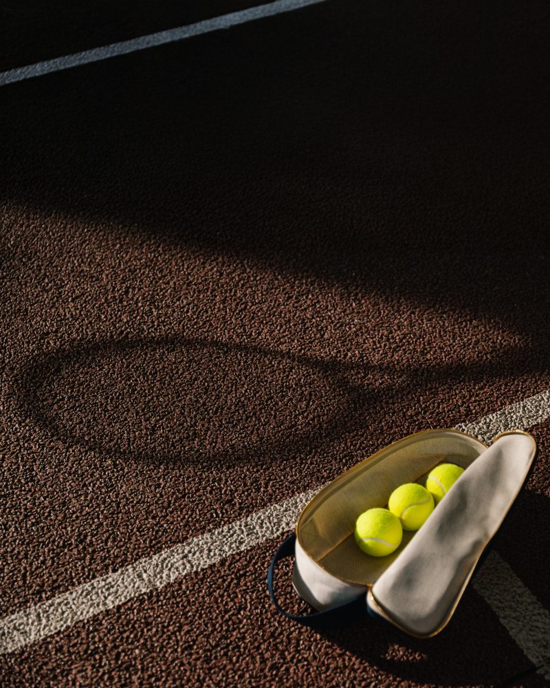 L/UNIFORM Takes Its Signature Minimalism to the Court L/UNIFORM Takes Its Signature Minimalism to the Court Vanity Teen 虚荣青年