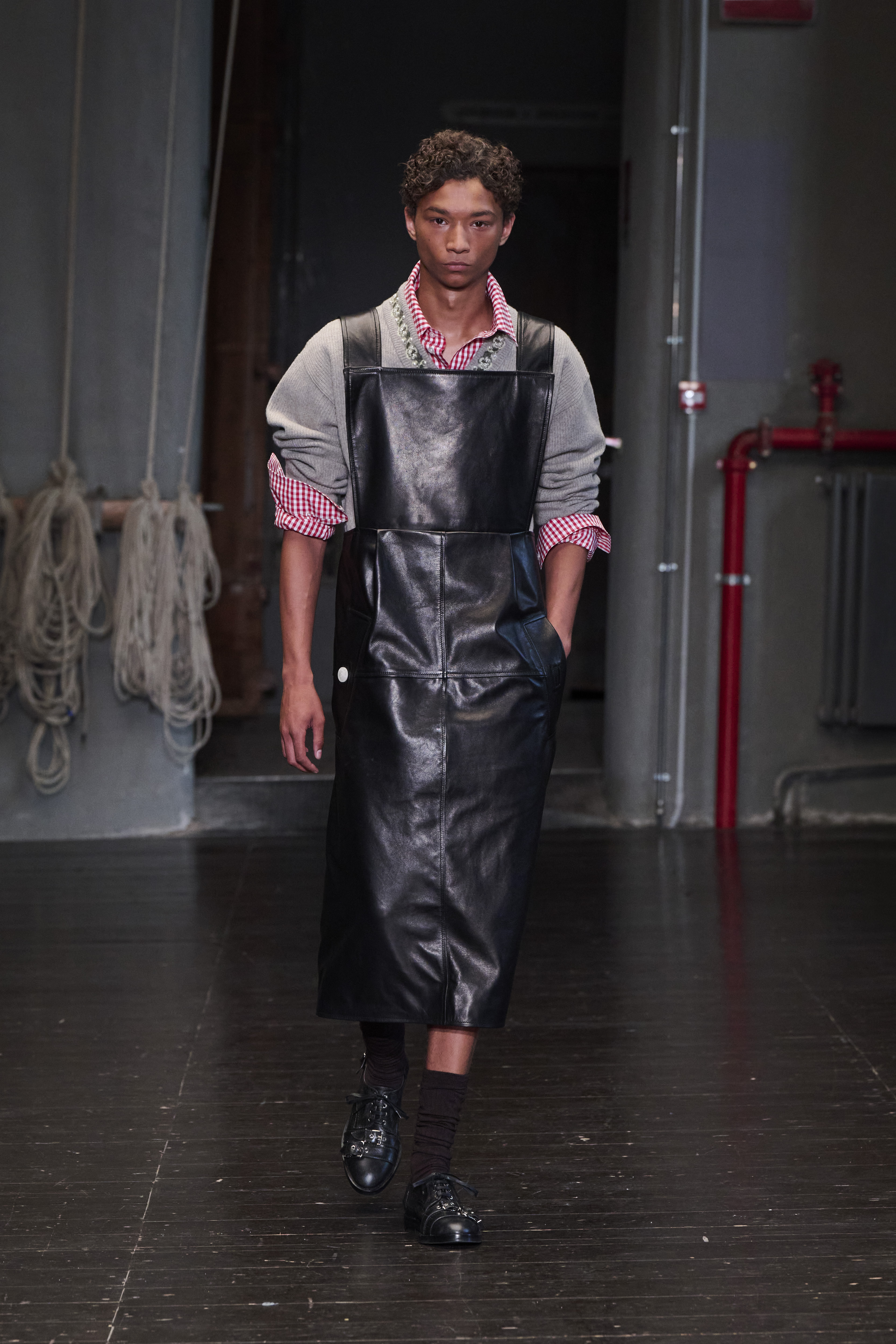 Simone Rocha brings a modern's man identity at Pitti Uomo for Spring Summer 2027 Vanity Teen 虚荣青年 Simone Rocha brings a modern's man identity at Pitti Uomo for Spring Summer 2027 Simone Rocha brings a modern's man identity at Pitti Uomo for Spring Summer 2027 Vanity Teen 虚荣青年