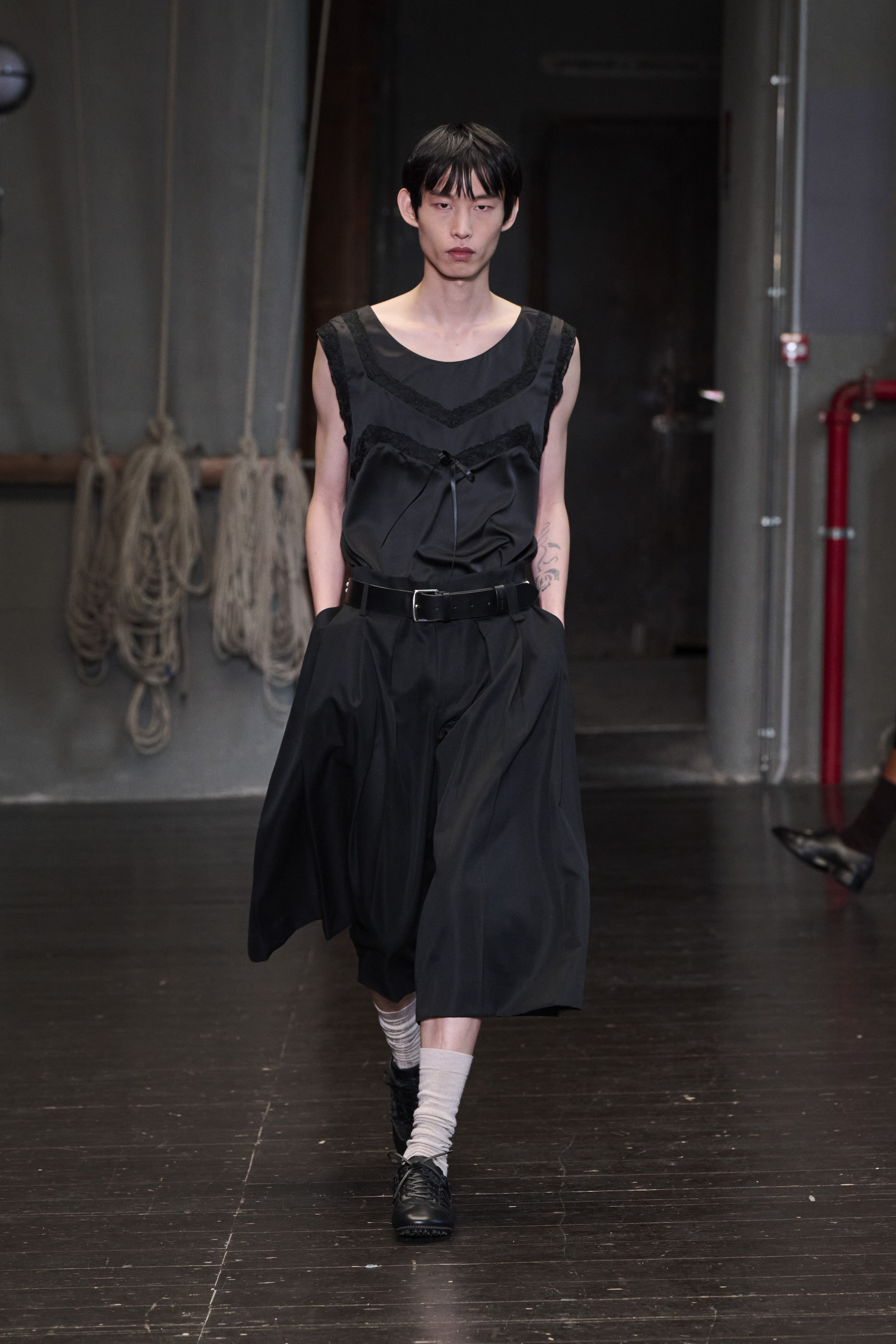 Simone Rocha brings a modern's man identity at Pitti Uomo for Spring Summer 2027 Vanity Teen 虚荣青年 Simone Rocha brings a modern's man identity at Pitti Uomo for Spring Summer 2027 Simone Rocha brings a modern's man identity at Pitti Uomo for Spring Summer 2027 Vanity Teen 虚荣青年