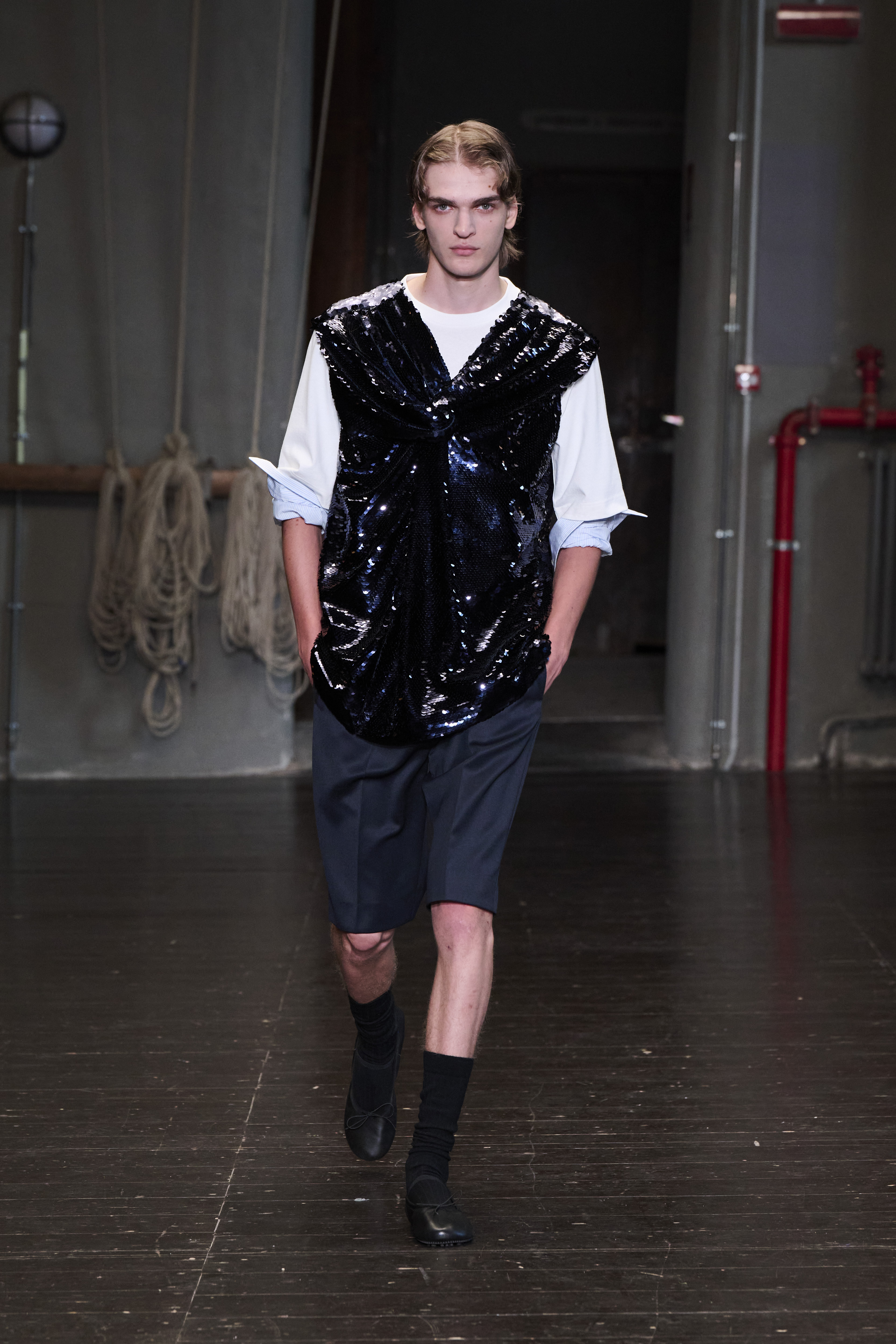 Simone Rocha brings a modern's man identity at Pitti Uomo for Spring Summer 2027 Vanity Teen 虚荣青年 Simone Rocha brings a modern's man identity at Pitti Uomo for Spring Summer 2027 Simone Rocha brings a modern's man identity at Pitti Uomo for Spring Summer 2027 Vanity Teen 虚荣青年