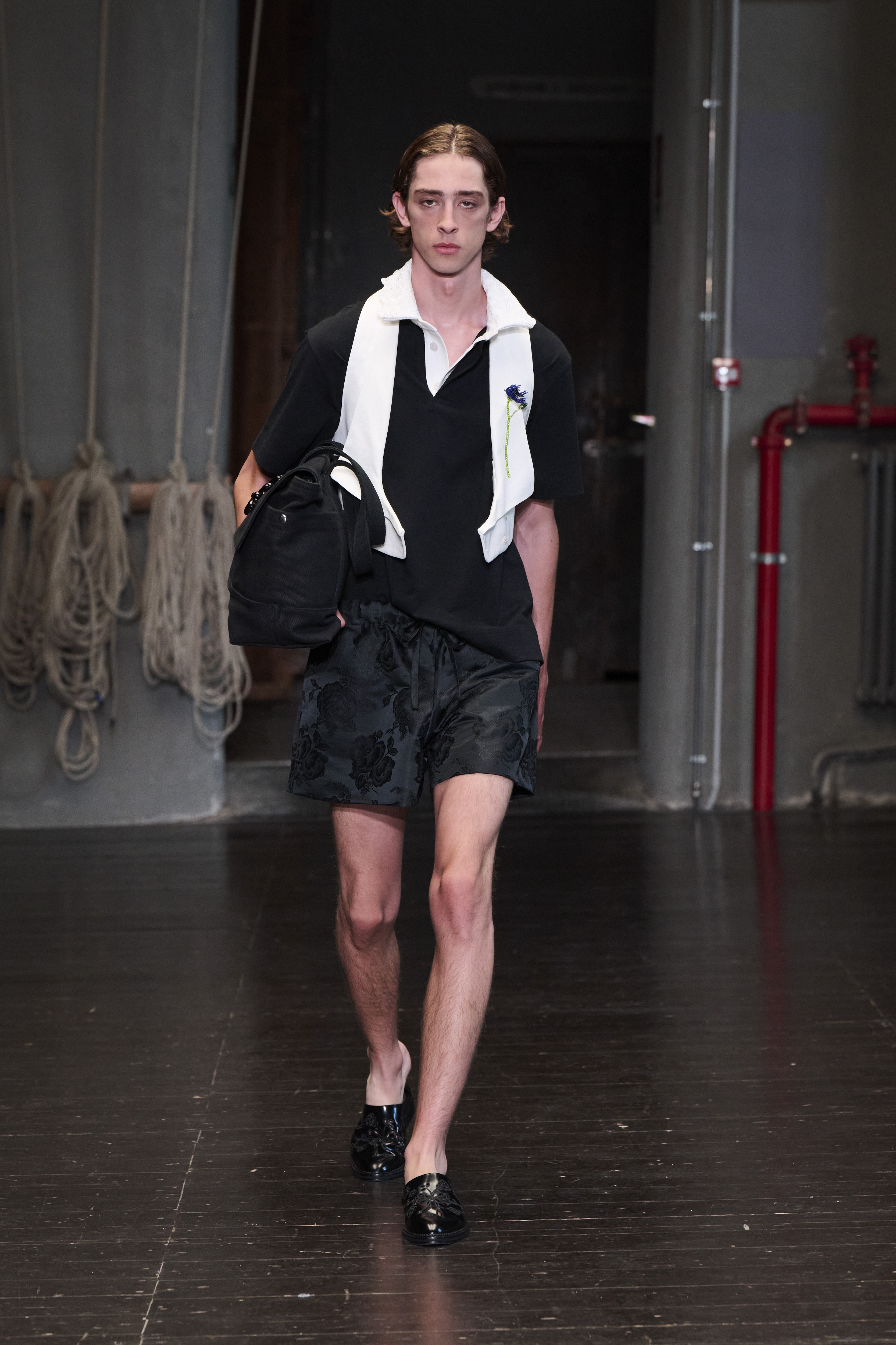 Simone Rocha brings a modern's man identity at Pitti Uomo for Spring Summer 2027 Vanity Teen 虚荣青年 Simone Rocha brings a modern's man identity at Pitti Uomo for Spring Summer 2027 Simone Rocha brings a modern's man identity at Pitti Uomo for Spring Summer 2027 Vanity Teen 虚荣青年