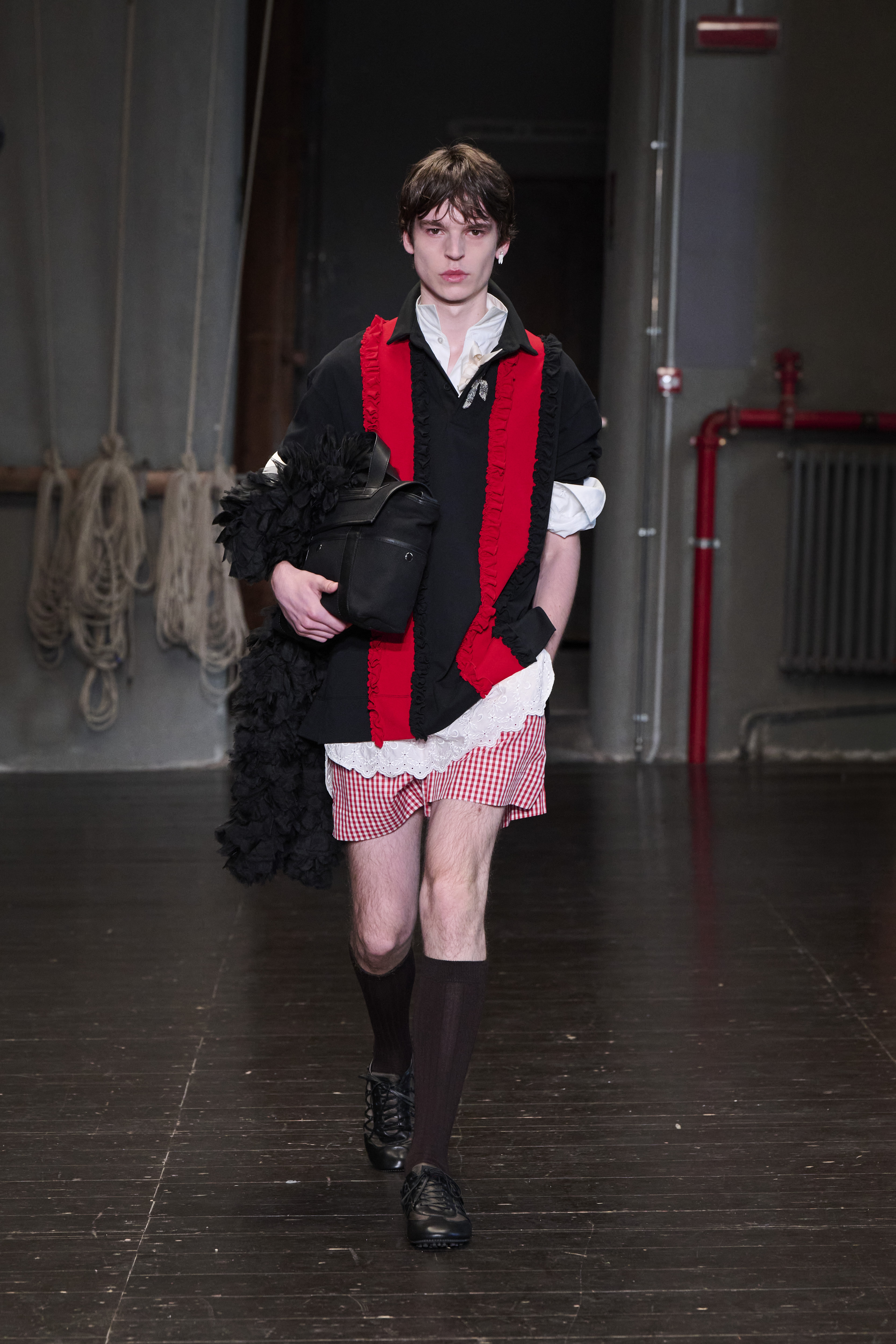 Simone Rocha brings a modern's man identity at Pitti Uomo for Spring Summer 2027 Vanity Teen 虚荣青年 Simone Rocha brings a modern's man identity at Pitti Uomo for Spring Summer 2027 Simone Rocha brings a modern's man identity at Pitti Uomo for Spring Summer 2027 Vanity Teen 虚荣青年