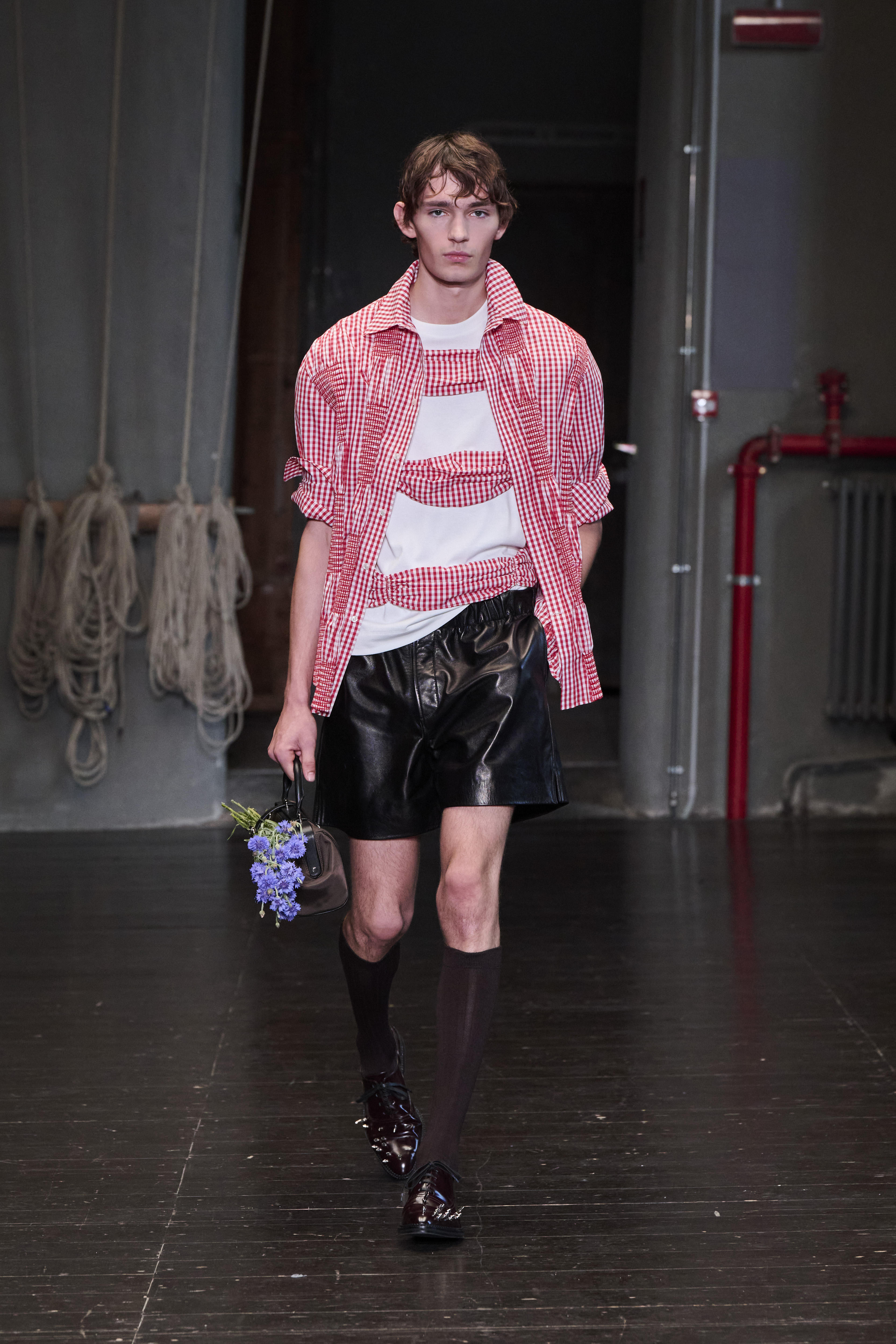 Simone Rocha brings a modern's man identity at Pitti Uomo for Spring Summer 2027 Vanity Teen 虚荣青年 Simone Rocha brings a modern's man identity at Pitti Uomo for Spring Summer 2027 Simone Rocha brings a modern's man identity at Pitti Uomo for Spring Summer 2027 Vanity Teen 虚荣青年