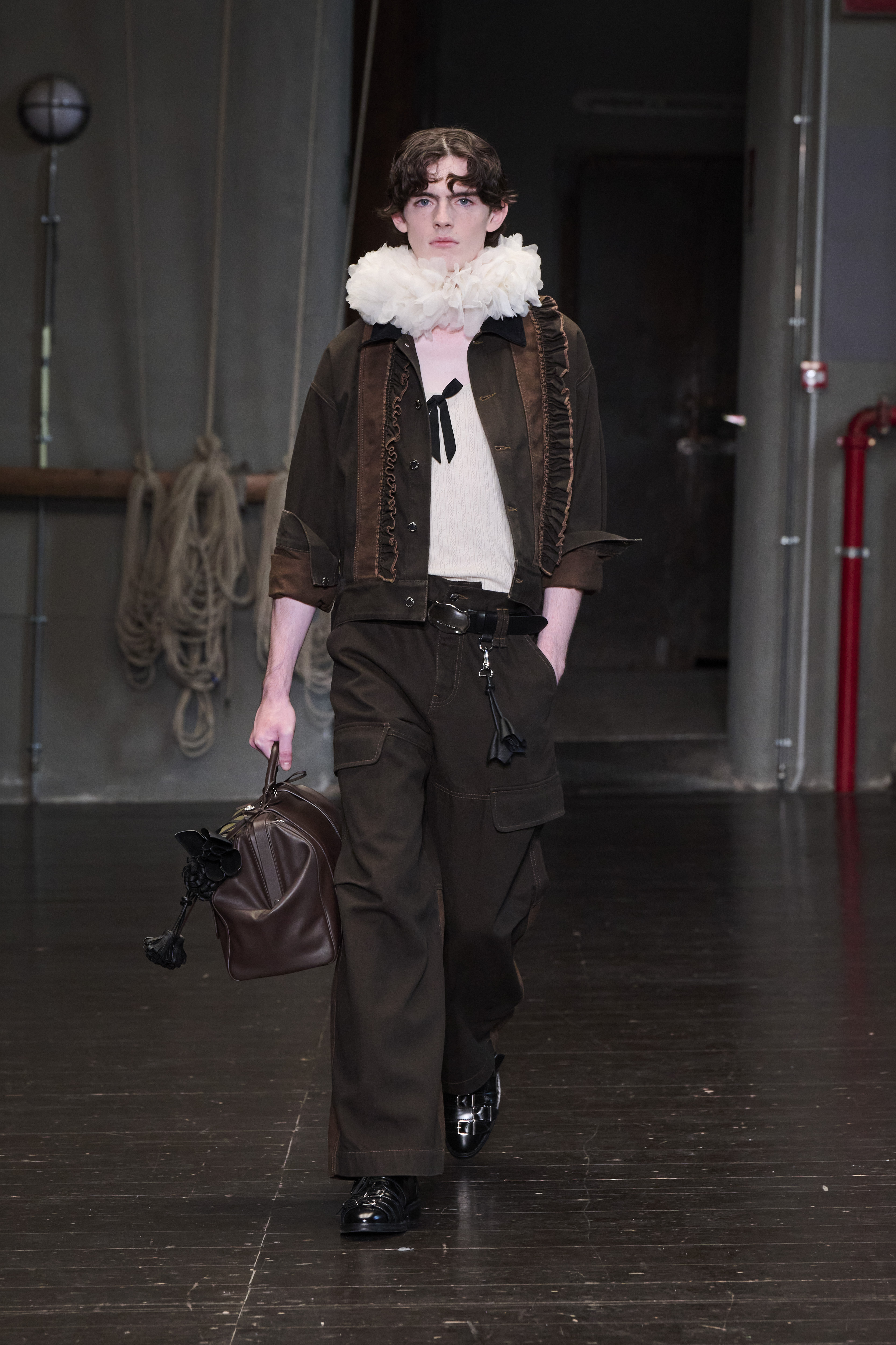 Simone Rocha brings a modern's man identity at Pitti Uomo for Spring Summer 2027 Vanity Teen 虚荣青年 Simone Rocha brings a modern's man identity at Pitti Uomo for Spring Summer 2027 Simone Rocha brings a modern's man identity at Pitti Uomo for Spring Summer 2027 Vanity Teen 虚荣青年