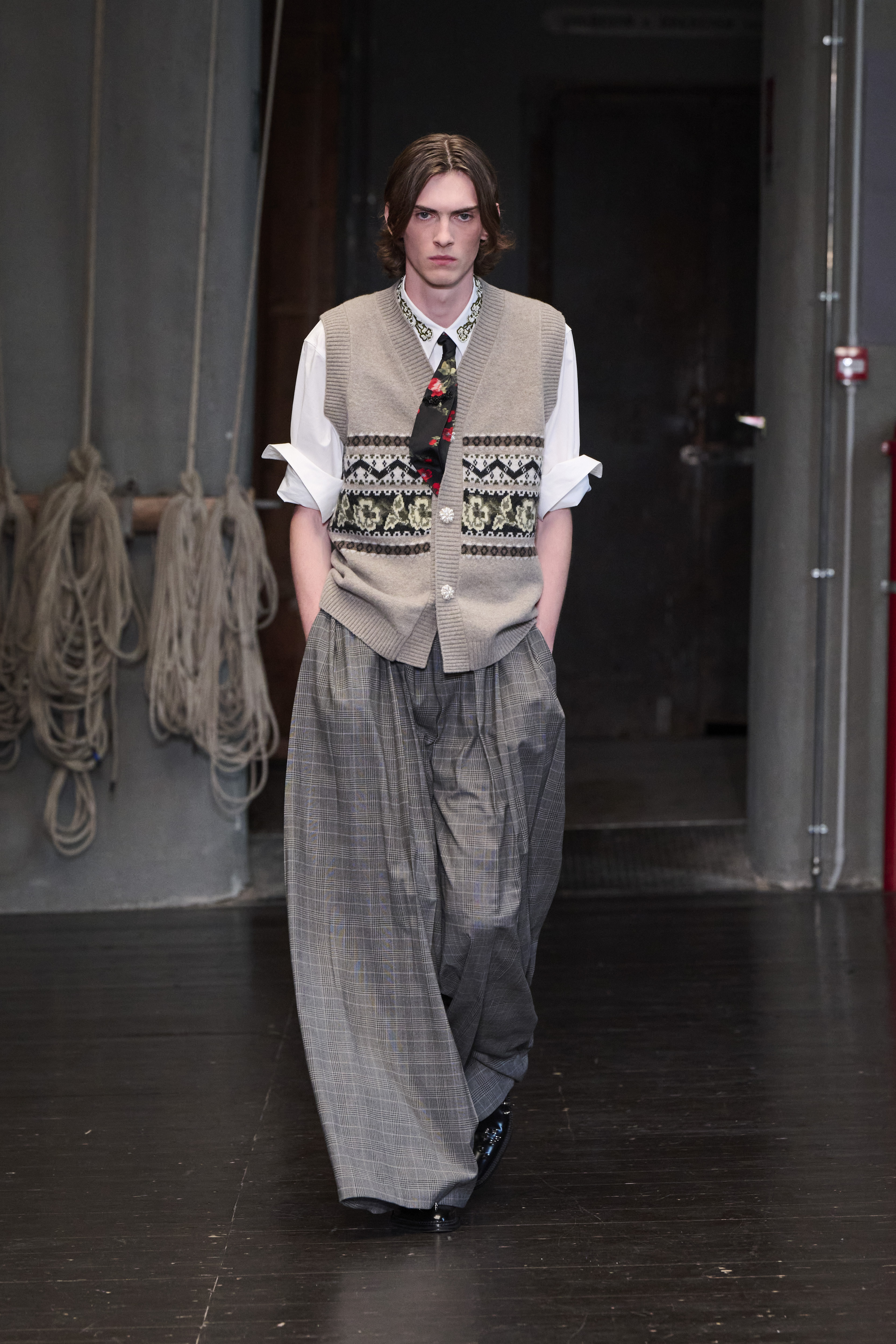 Simone Rocha brings a modern's man identity at Pitti Uomo for Spring Summer 2027 Vanity Teen 虚荣青年 Simone Rocha brings a modern's man identity at Pitti Uomo for Spring Summer 2027 Simone Rocha brings a modern's man identity at Pitti Uomo for Spring Summer 2027 Vanity Teen 虚荣青年