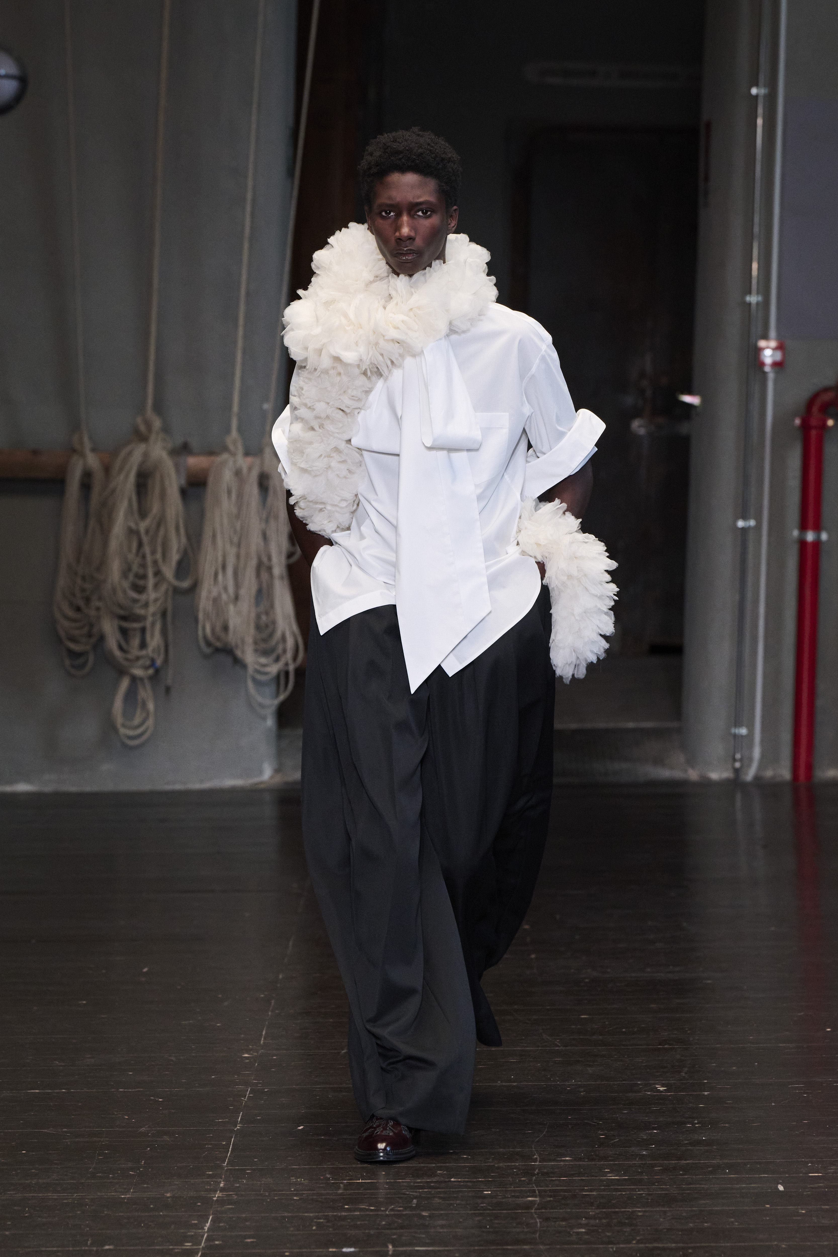 Simone Rocha brings a modern's man identity at Pitti Uomo for Spring Summer 2027 Vanity Teen 虚荣青年 Simone Rocha brings a modern's man identity at Pitti Uomo for Spring Summer 2027 Simone Rocha brings a modern's man identity at Pitti Uomo for Spring Summer 2027 Vanity Teen 虚荣青年