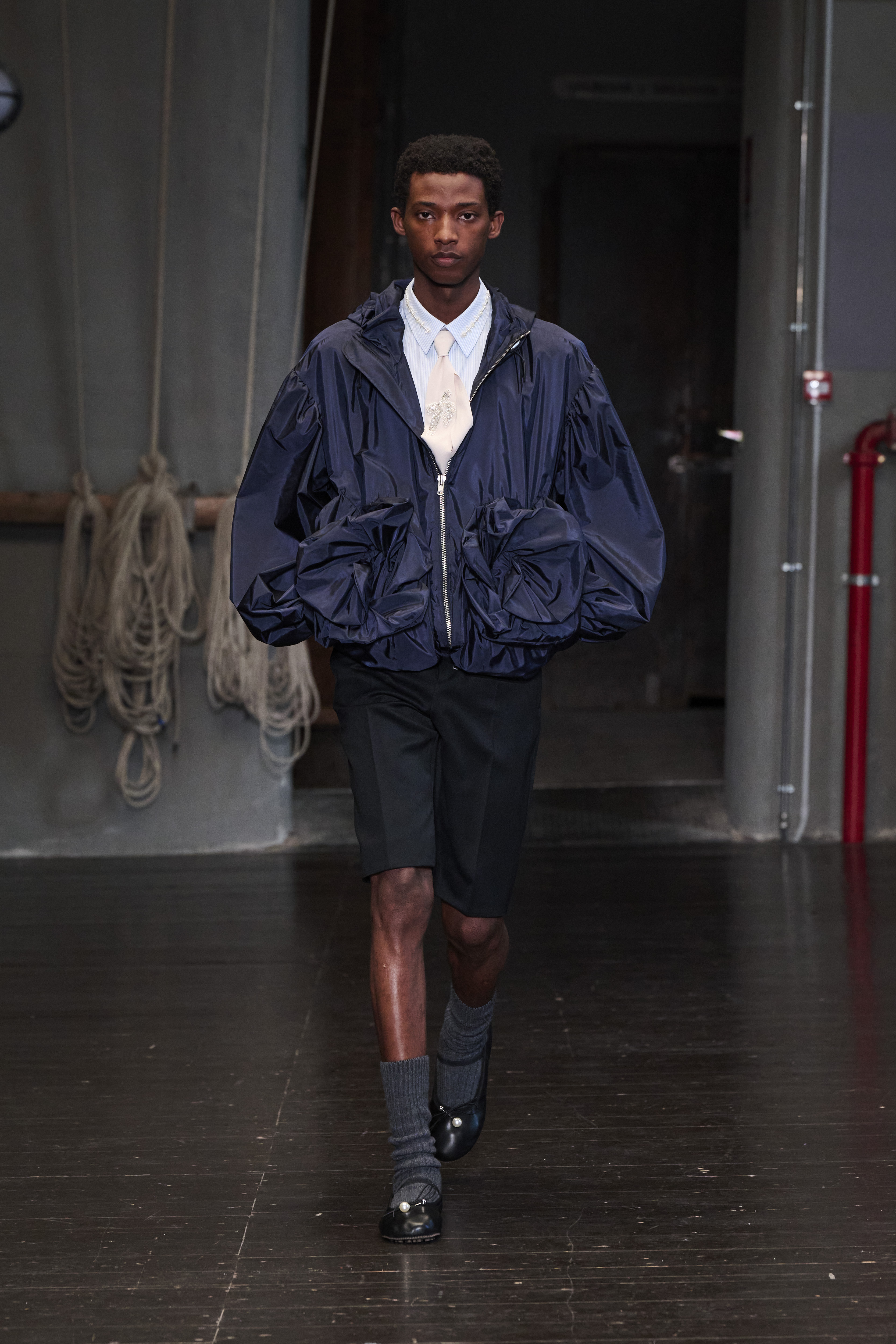 Simone Rocha brings a modern's man identity at Pitti Uomo for Spring Summer 2027 Vanity Teen 虚荣青年 Simone Rocha brings a modern's man identity at Pitti Uomo for Spring Summer 2027 Simone Rocha brings a modern's man identity at Pitti Uomo for Spring Summer 2027 Vanity Teen 虚荣青年