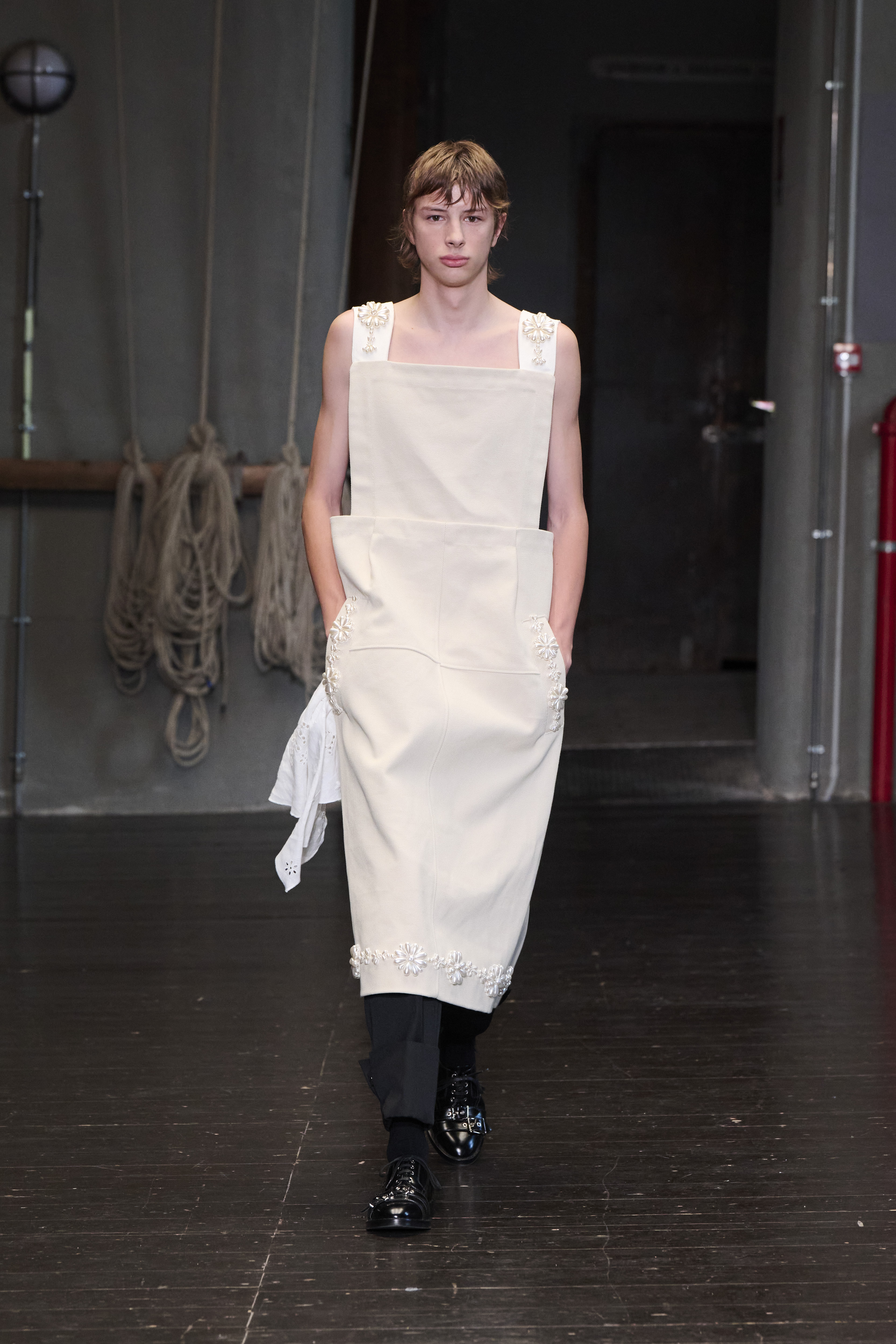 Simone Rocha brings a modern's man identity at Pitti Uomo for Spring Summer 2027 Vanity Teen 虚荣青年 Simone Rocha brings a modern's man identity at Pitti Uomo for Spring Summer 2027 Simone Rocha brings a modern's man identity at Pitti Uomo for Spring Summer 2027 Vanity Teen 虚荣青年