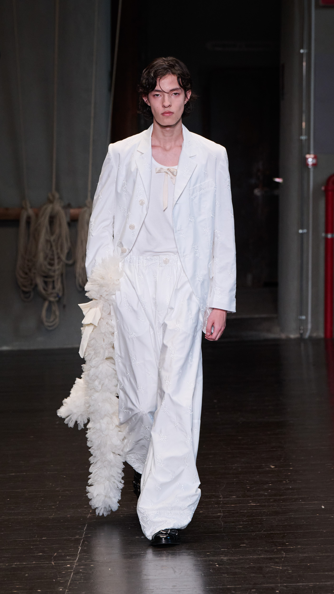 Simone Rocha brings a modern's man identity at Pitti Uomo for Spring Summer 2027 Vanity Teen 虚荣青年 Simone Rocha brings a modern's man identity at Pitti Uomo for Spring Summer 2027 Simone Rocha brings a modern's man identity at Pitti Uomo for Spring Summer 2027 Vanity Teen 虚荣青年