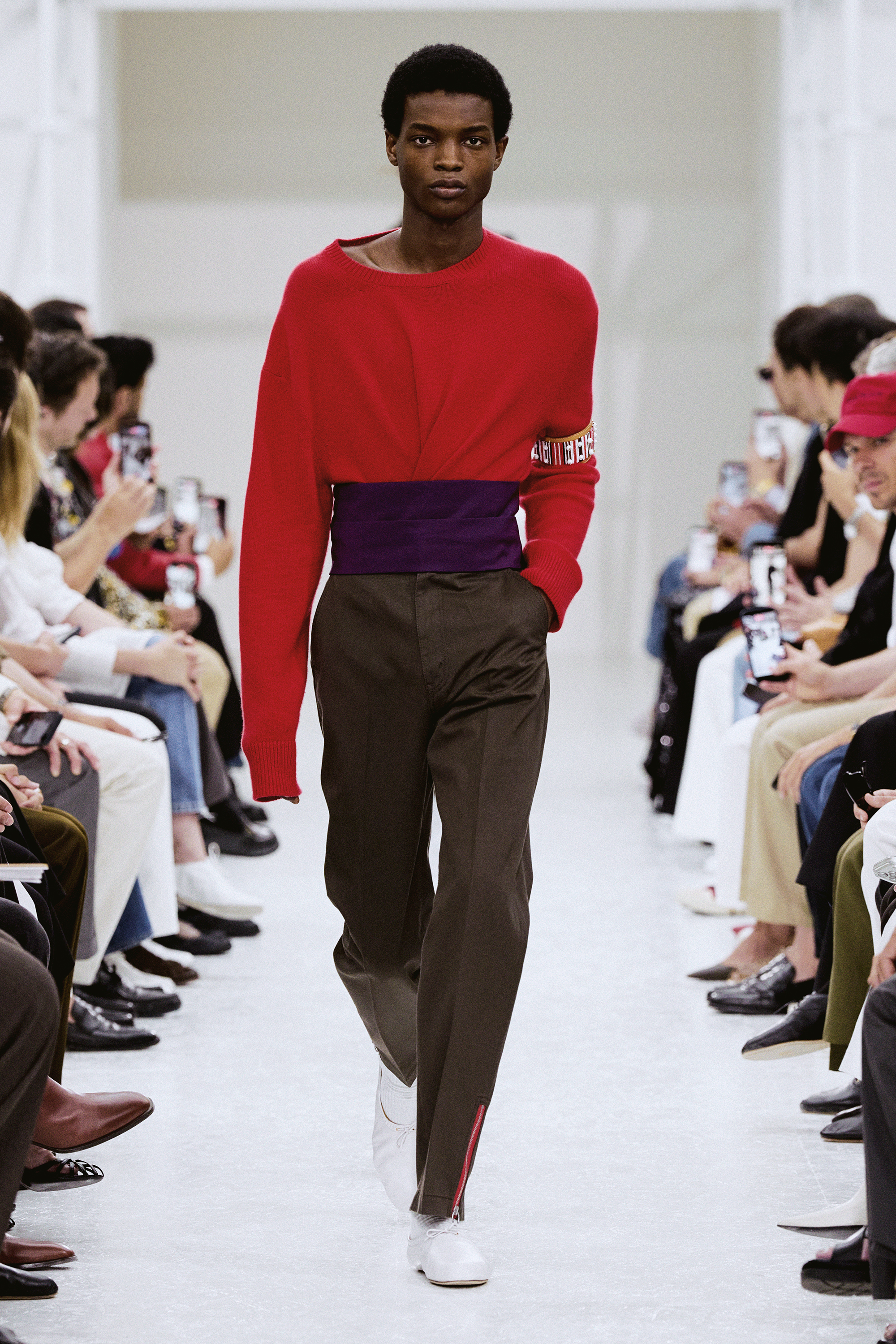 CELINE SPRING–SUMMER 2027: THE END OF THE UNIFORM CELINE SPRING–SUMMER 2027: THE END OF THE UNIFORM Vanity Teen 虚荣青年