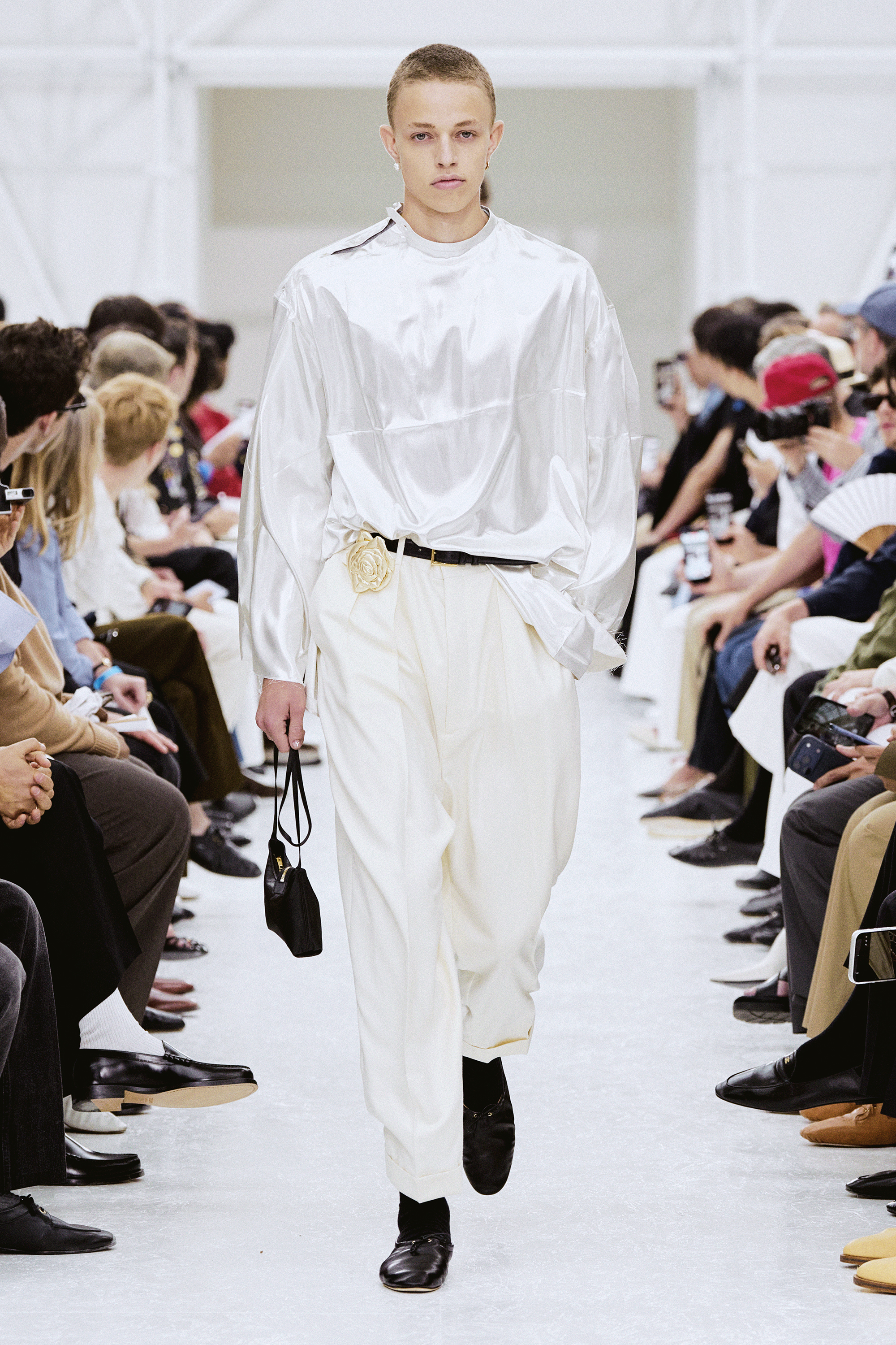CELINE SPRING–SUMMER 2027: THE END OF THE UNIFORM CELINE SPRING–SUMMER 2027: THE END OF THE UNIFORM Vanity Teen 虚荣青年