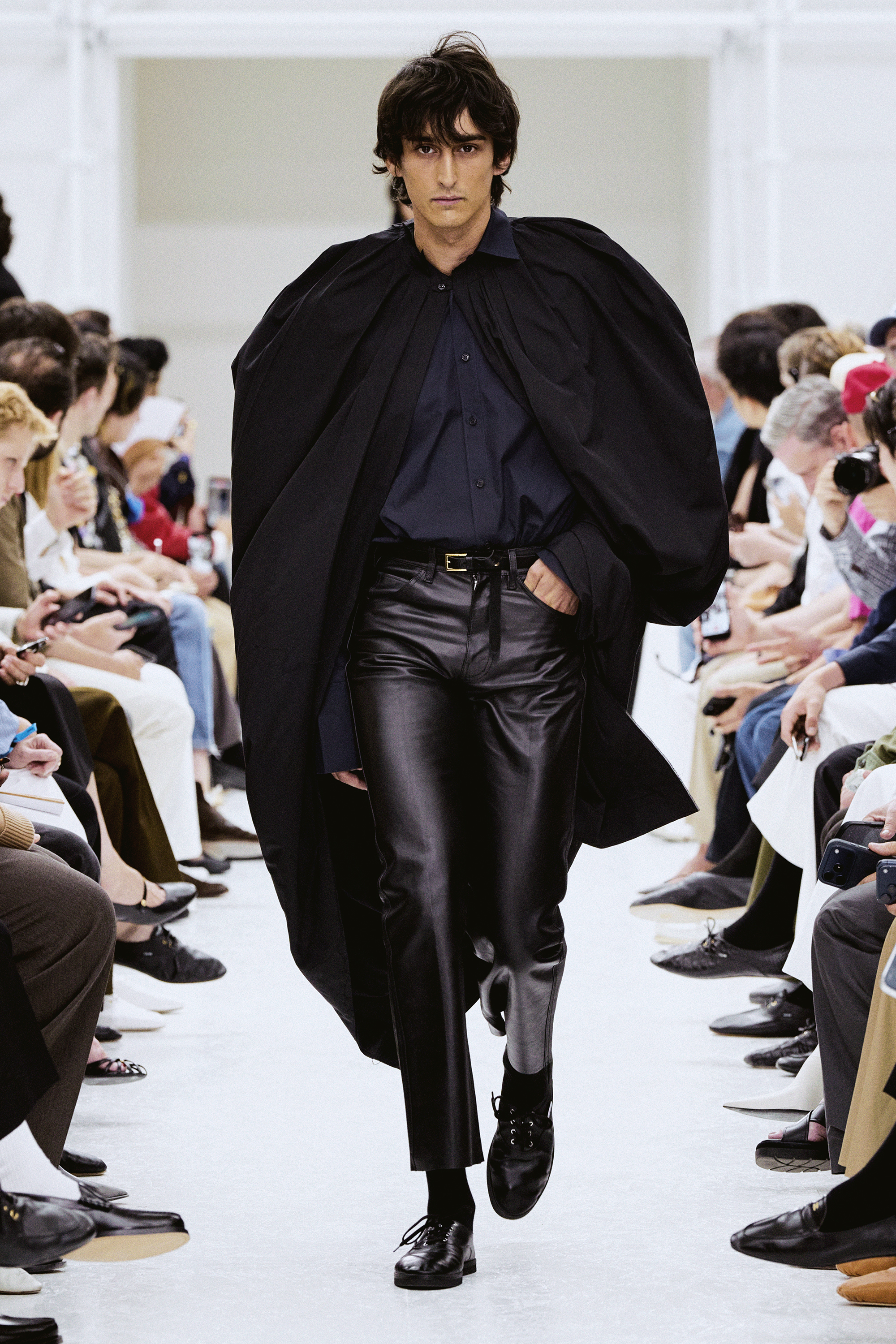 CELINE SPRING–SUMMER 2027: THE END OF THE UNIFORM CELINE SPRING–SUMMER 2027: THE END OF THE UNIFORM Vanity Teen 虚荣青年