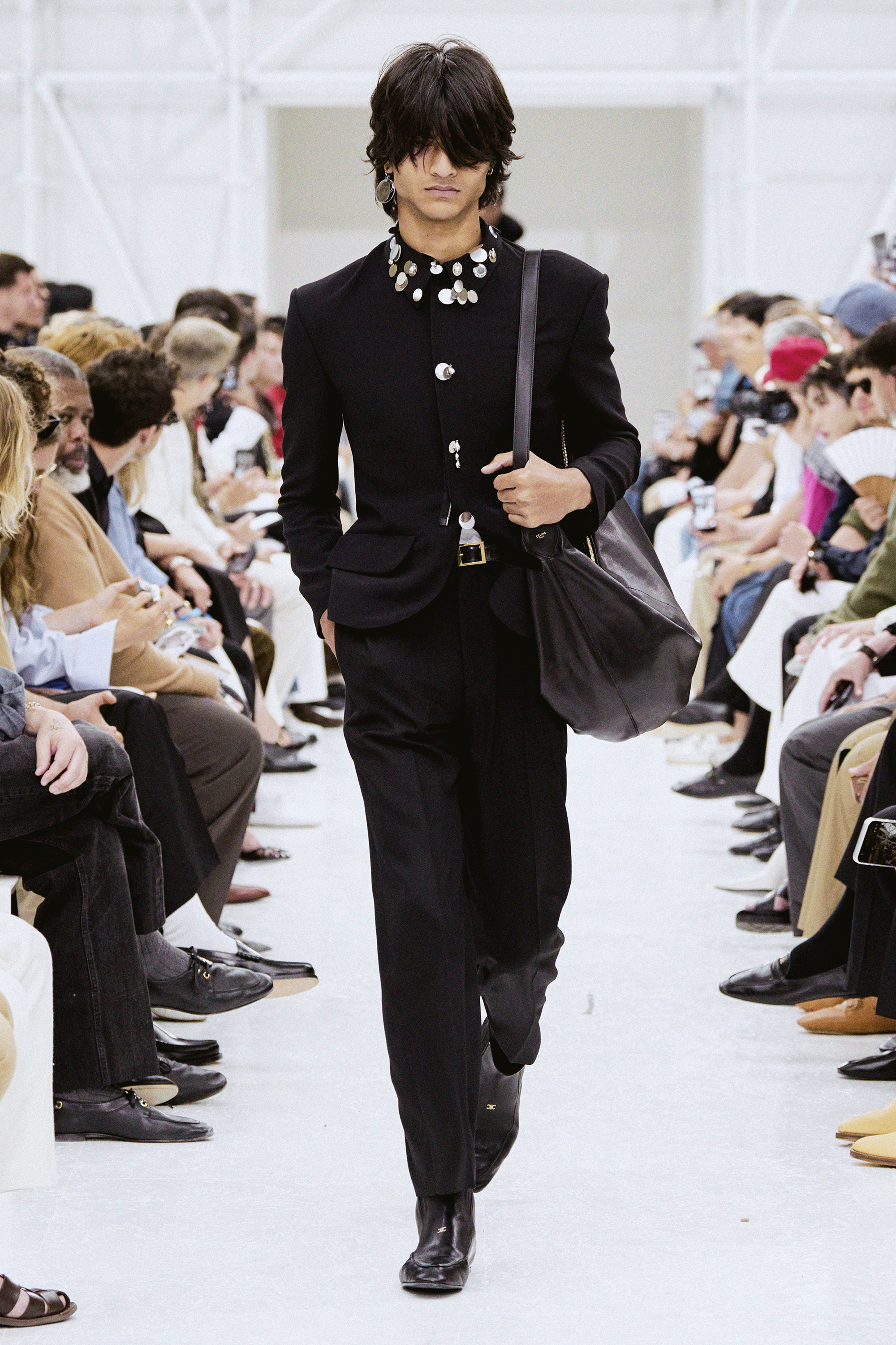 CELINE SPRING–SUMMER 2027: THE END OF THE UNIFORM CELINE SPRING–SUMMER 2027: THE END OF THE UNIFORM Vanity Teen 虚荣青年