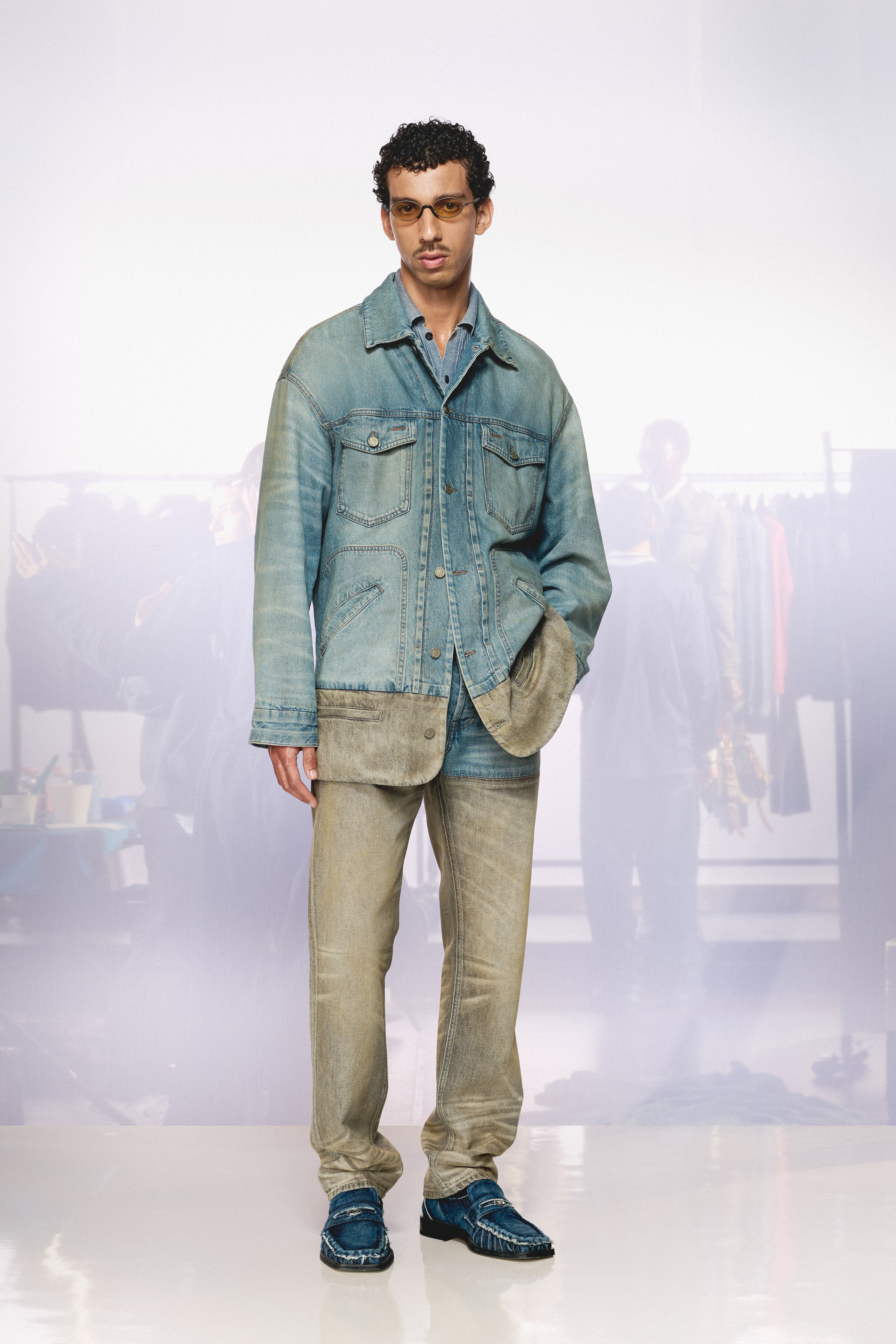 REALITY IS OVERRATED: DIESEL MAKES THE IMPOSSIBLE WEARABLE REALITY IS OVERRATED: DIESEL MAKES THE IMPOSSIBLE WEARABLE Vanity Teen 虚荣青年