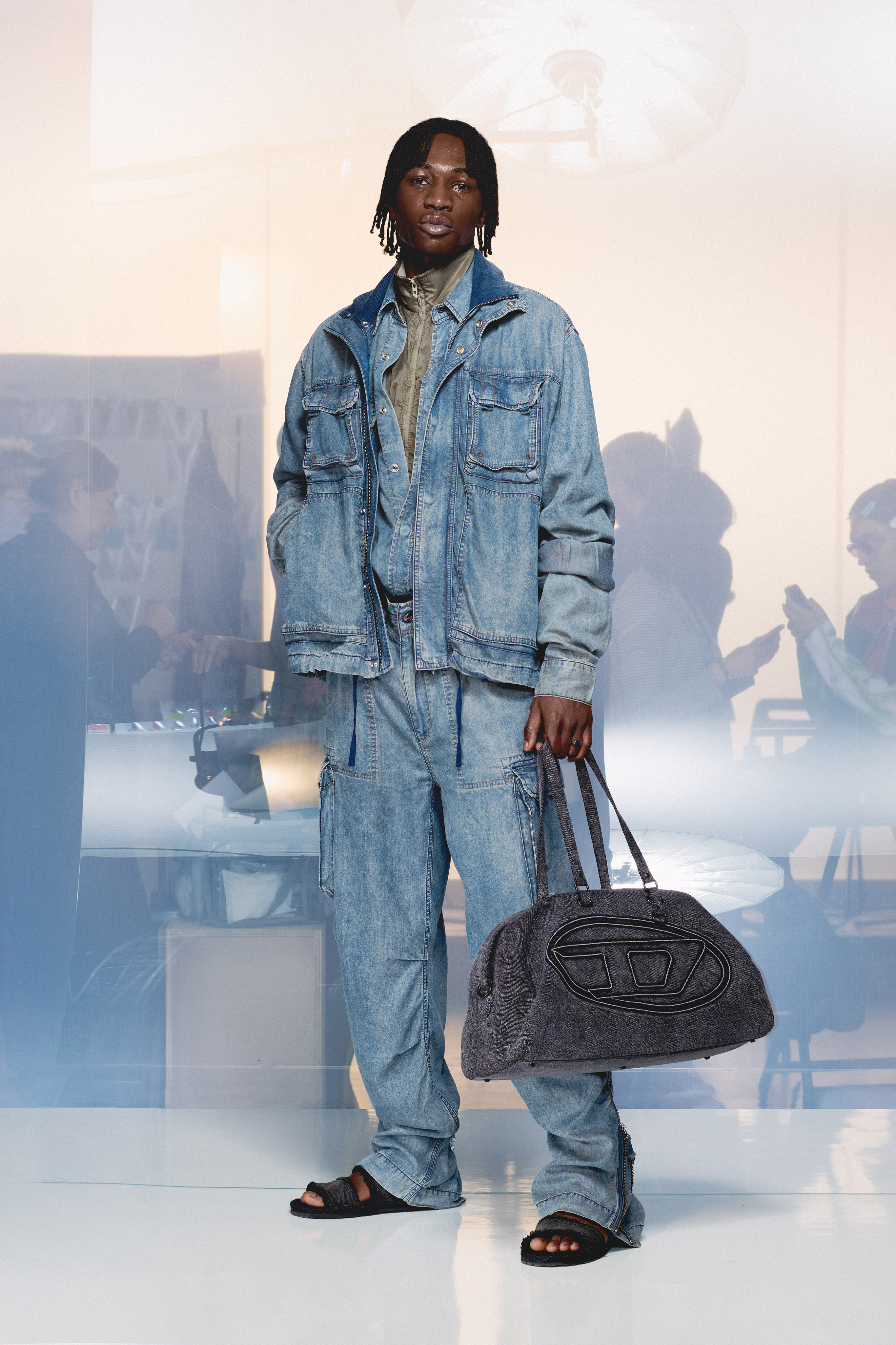 REALITY IS OVERRATED: DIESEL MAKES THE IMPOSSIBLE WEARABLE REALITY IS OVERRATED: DIESEL MAKES THE IMPOSSIBLE WEARABLE Vanity Teen 虚荣青年