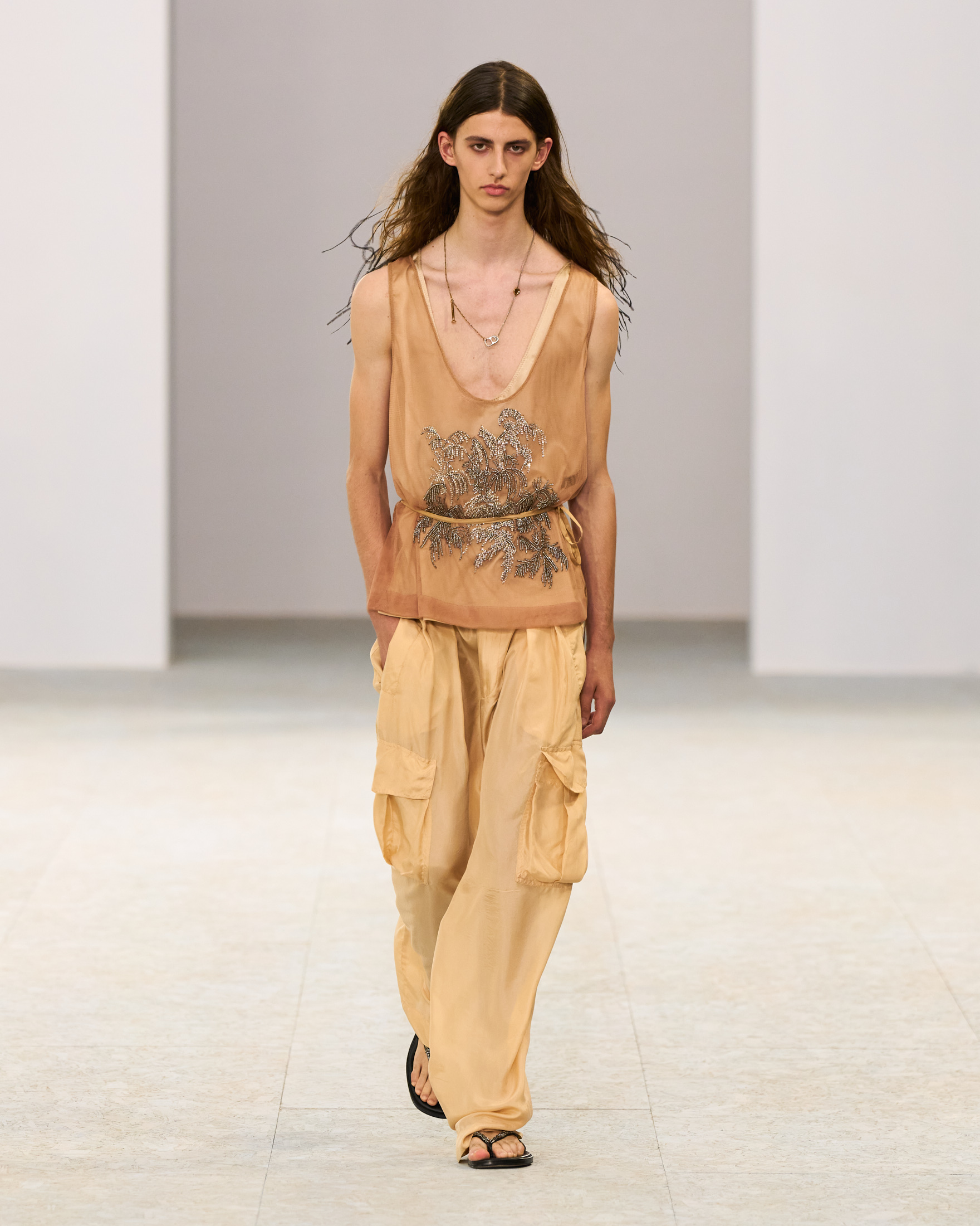 Dries Van Noten Spring Summer 2027 Menswear: The Poetry of Soft Power  Dries Van Noten Spring Summer 2027 Menswear: The Poetry of Soft Power  Vanity Teen 虚荣青年