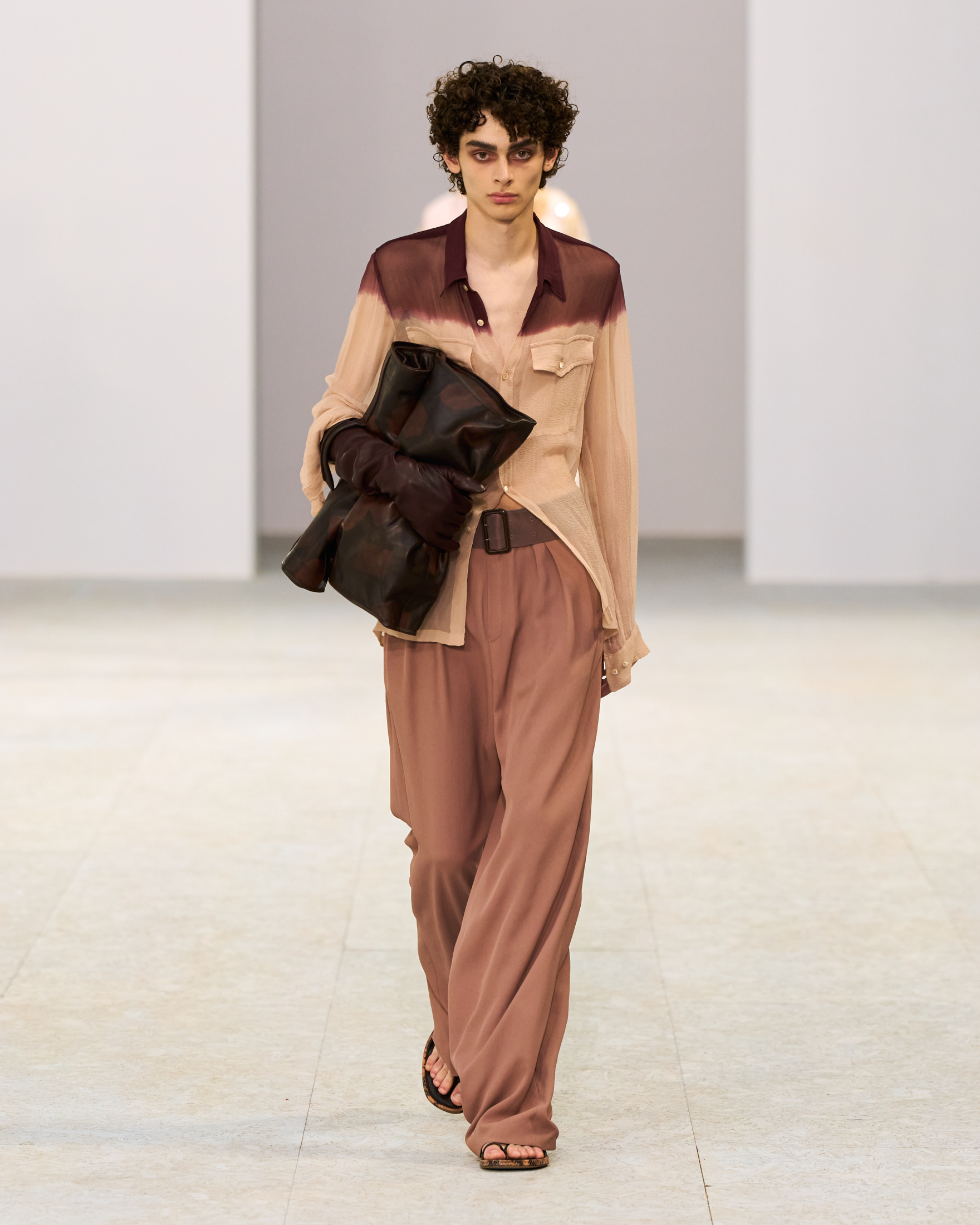 Dries Van Noten Spring Summer 2027 Menswear: The Poetry of Soft Power  Dries Van Noten Spring Summer 2027 Menswear: The Poetry of Soft Power  Vanity Teen 虚荣青年