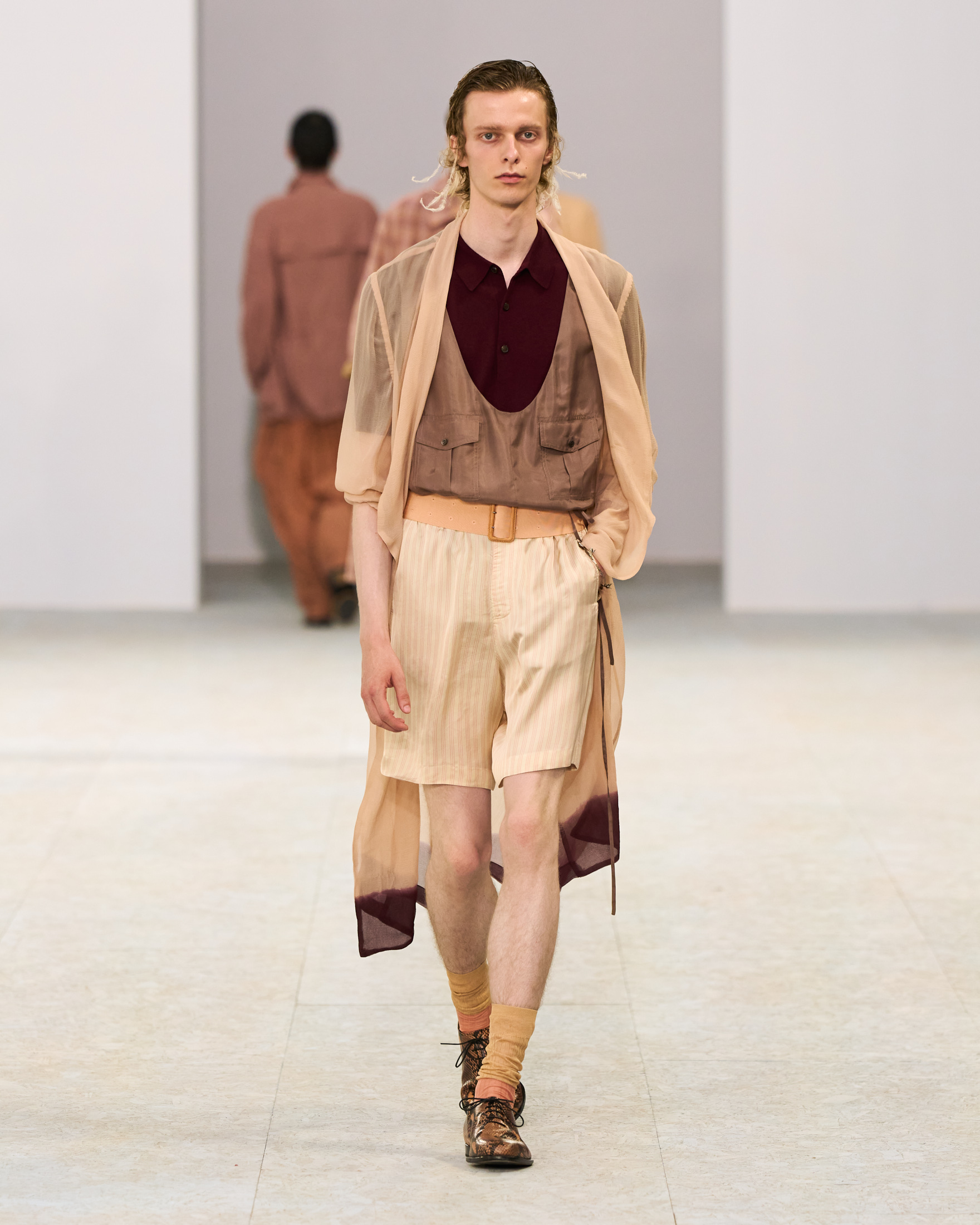 Dries Van Noten Spring Summer 2027 Menswear: The Poetry of Soft Power  Dries Van Noten Spring Summer 2027 Menswear: The Poetry of Soft Power  Vanity Teen 虚荣青年