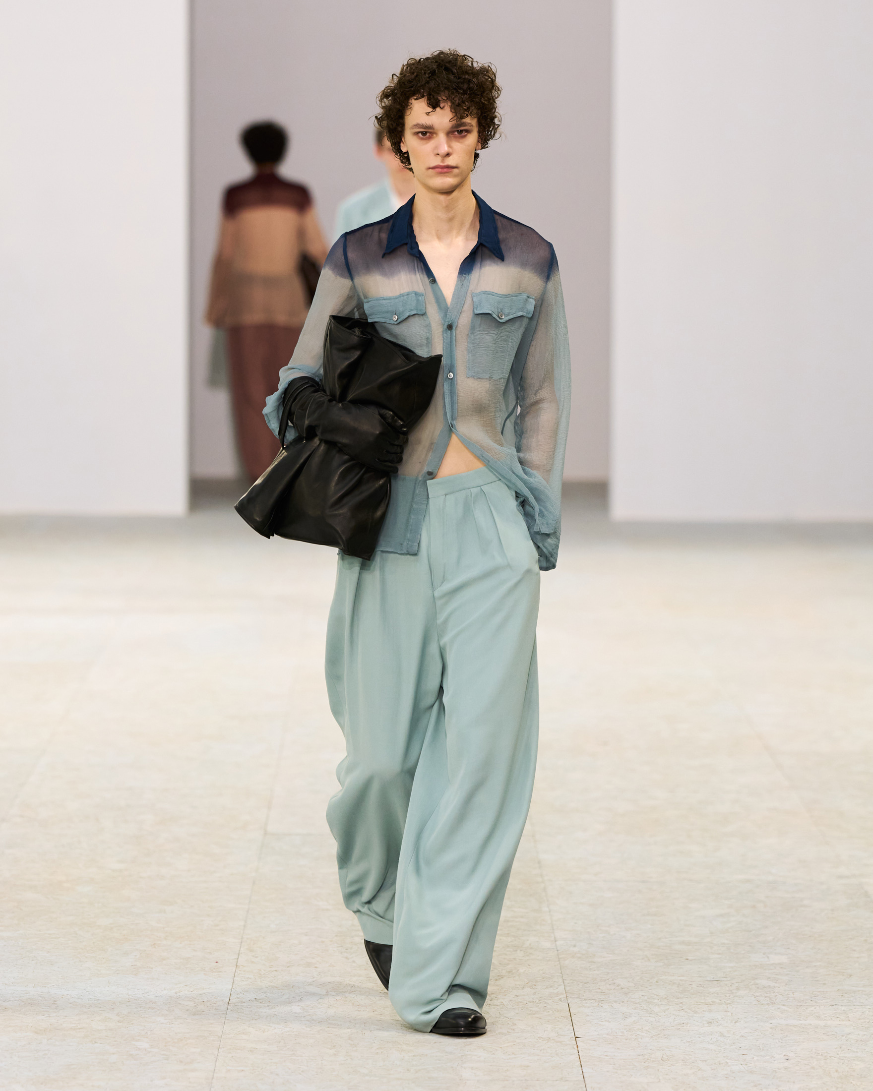Dries Van Noten Spring Summer 2027 Menswear: The Poetry of Soft Power  Dries Van Noten Spring Summer 2027 Menswear: The Poetry of Soft Power  Vanity Teen 虚荣青年