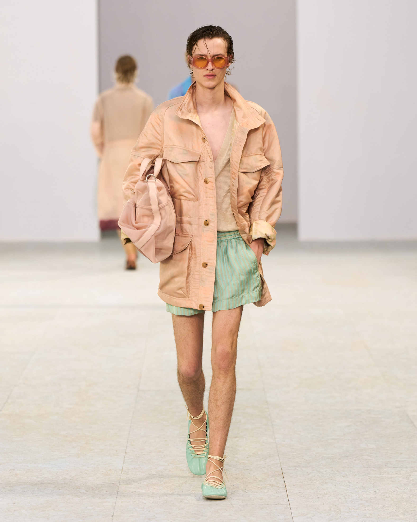Dries Van Noten Spring Summer 2027 Menswear: The Poetry of Soft Power  Dries Van Noten Spring Summer 2027 Menswear: The Poetry of Soft Power  Vanity Teen 虚荣青年