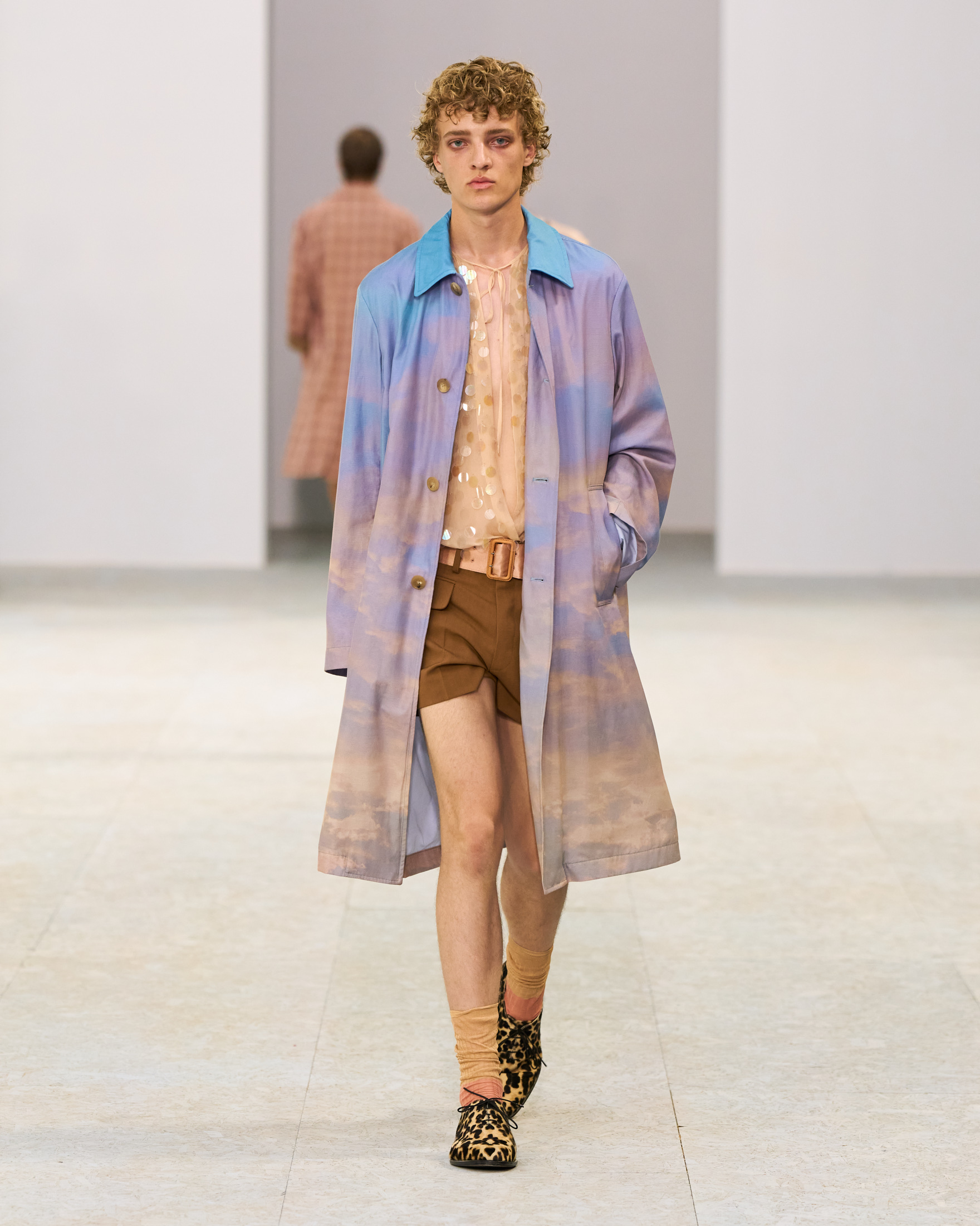 Dries Van Noten Spring Summer 2027 Menswear: The Poetry of Soft Power  Dries Van Noten Spring Summer 2027 Menswear: The Poetry of Soft Power  Vanity Teen 虚荣青年