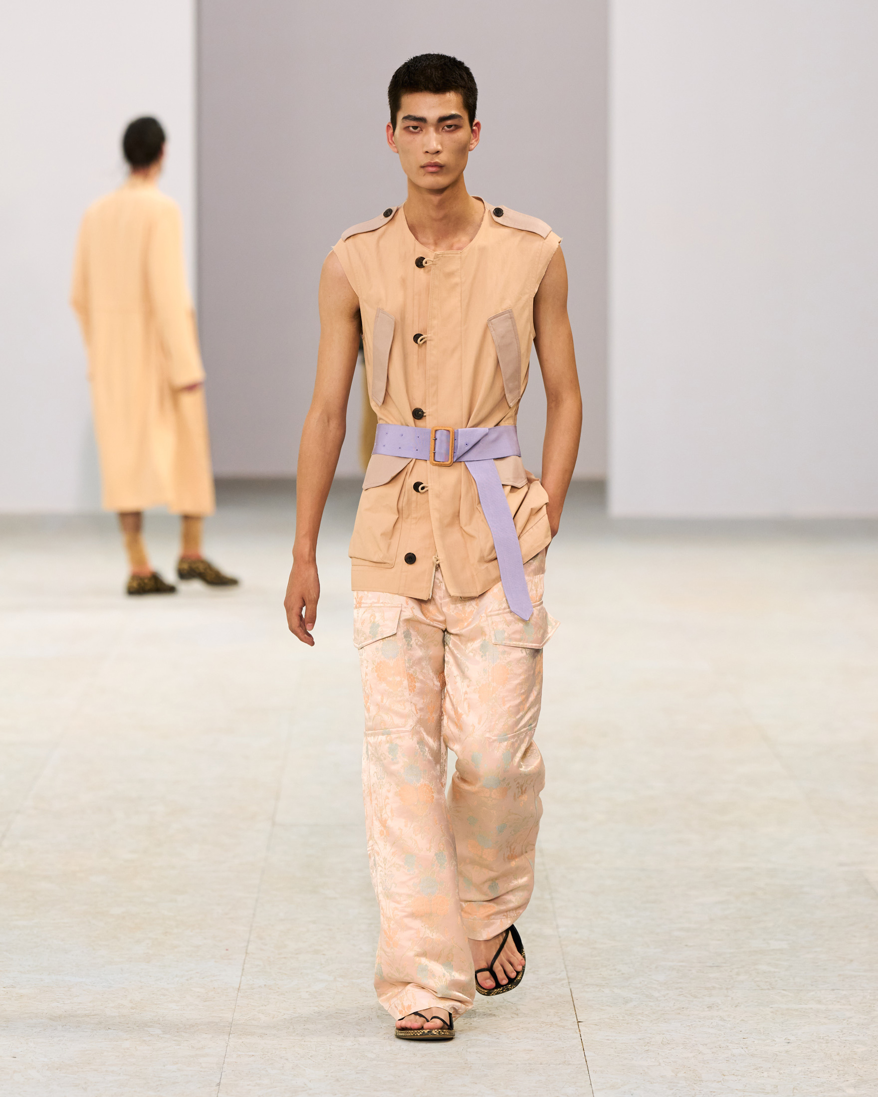 Dries Van Noten Spring Summer 2027 Menswear: The Poetry of Soft Power  Dries Van Noten Spring Summer 2027 Menswear: The Poetry of Soft Power  Vanity Teen 虚荣青年