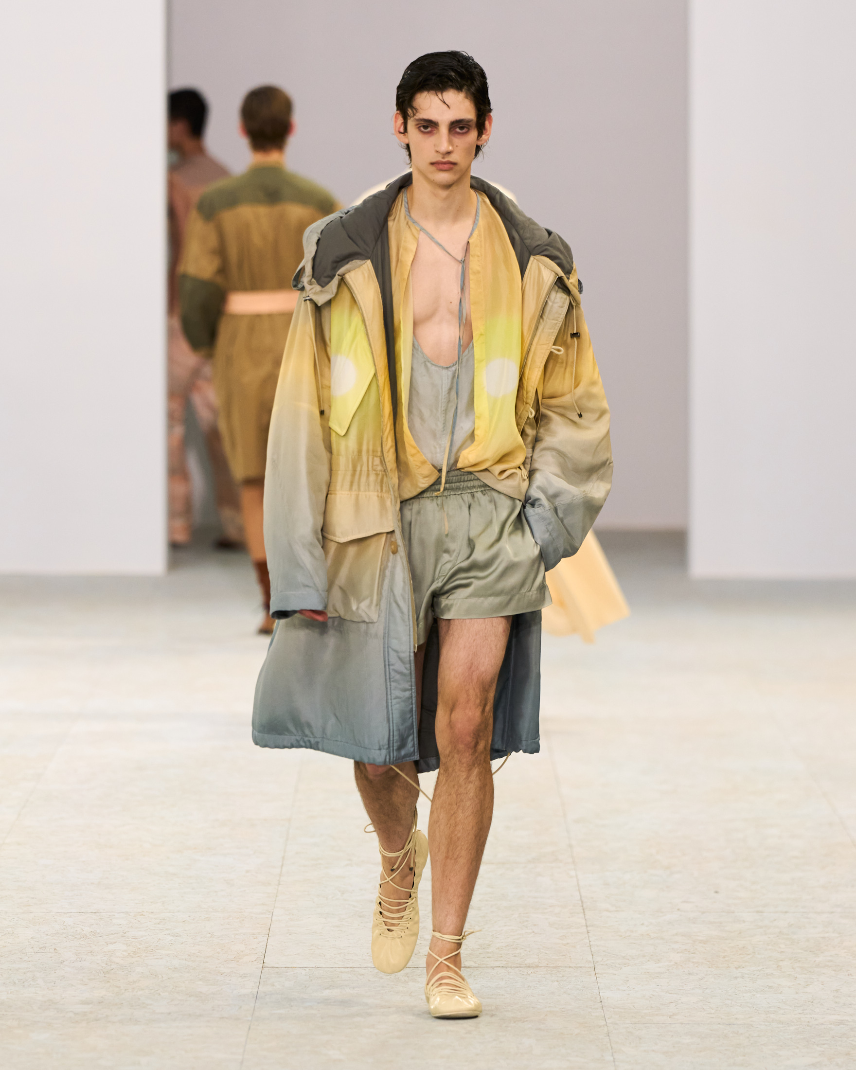 Dries Van Noten Spring Summer 2027 Menswear: The Poetry of Soft Power  Dries Van Noten Spring Summer 2027 Menswear: The Poetry of Soft Power  Vanity Teen 虚荣青年