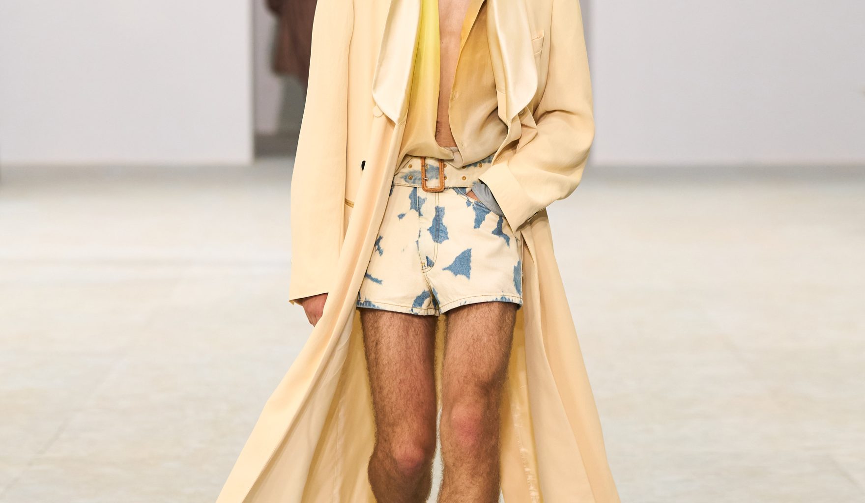 Dries Van Noten Spring Summer 2027 Menswear: The Poetry of Soft Power  Dries Van Noten Spring Summer 2027 Menswear: The Poetry of Soft Power  Vanity Teen 虚荣青年