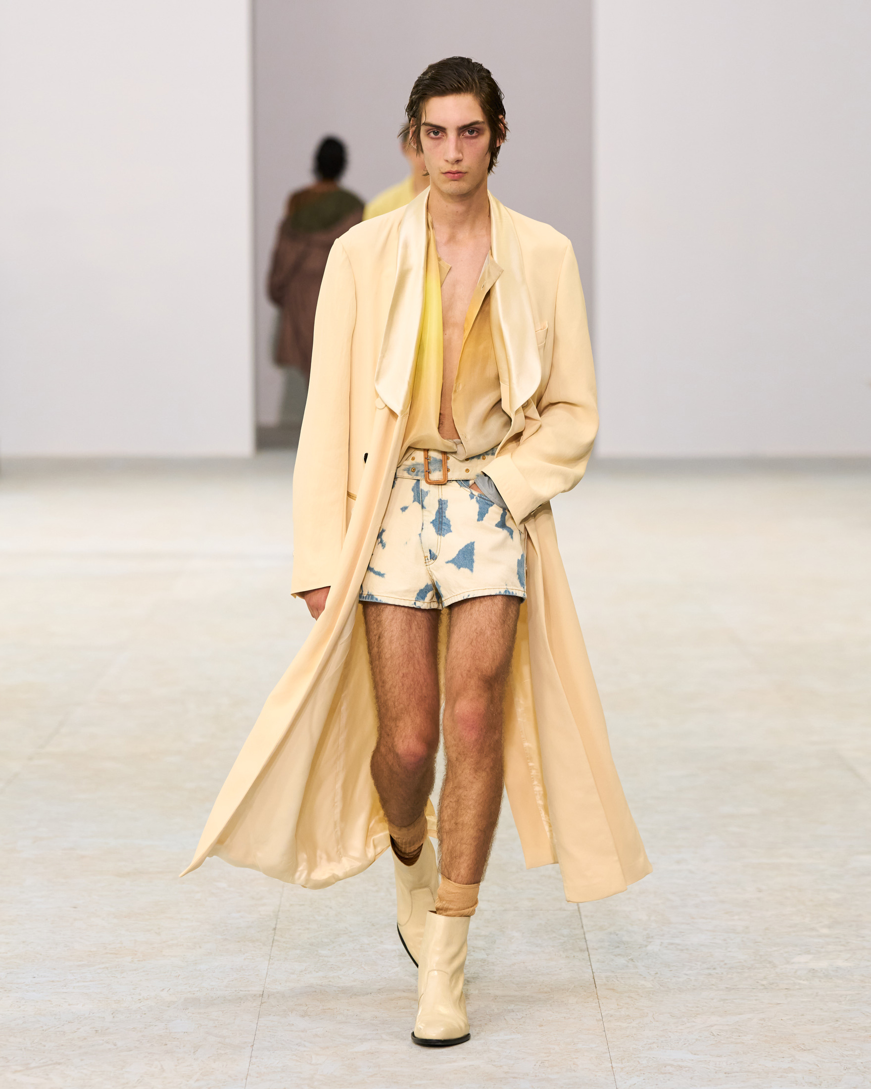 Dries Van Noten Spring Summer 2027 Menswear: The Poetry of Soft Power  Dries Van Noten Spring Summer 2027 Menswear: The Poetry of Soft Power  Vanity Teen 虚荣青年