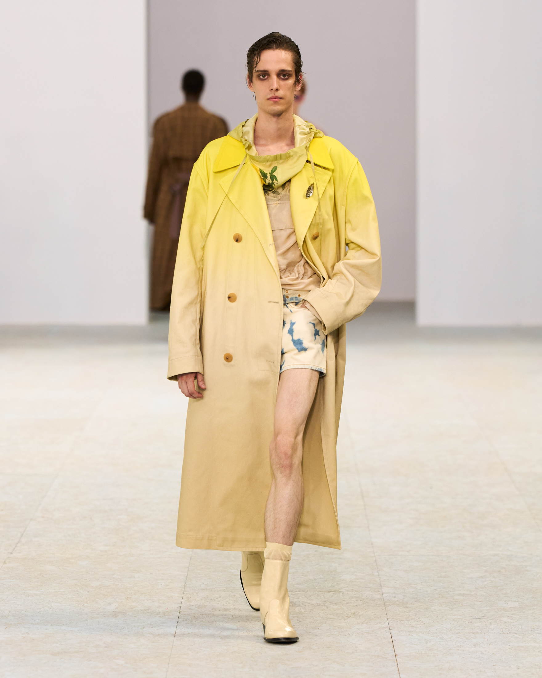 Dries Van Noten Spring Summer 2027 Menswear: The Poetry of Soft Power  Dries Van Noten Spring Summer 2027 Menswear: The Poetry of Soft Power  Vanity Teen 虚荣青年