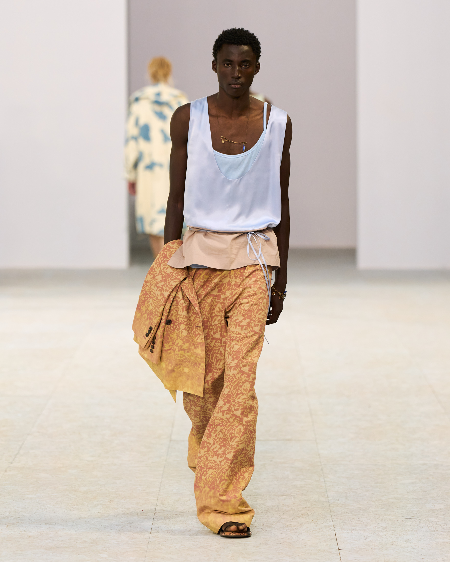 Dries Van Noten Spring Summer 2027 Menswear: The Poetry of Soft Power  Dries Van Noten Spring Summer 2027 Menswear: The Poetry of Soft Power  Vanity Teen 虚荣青年