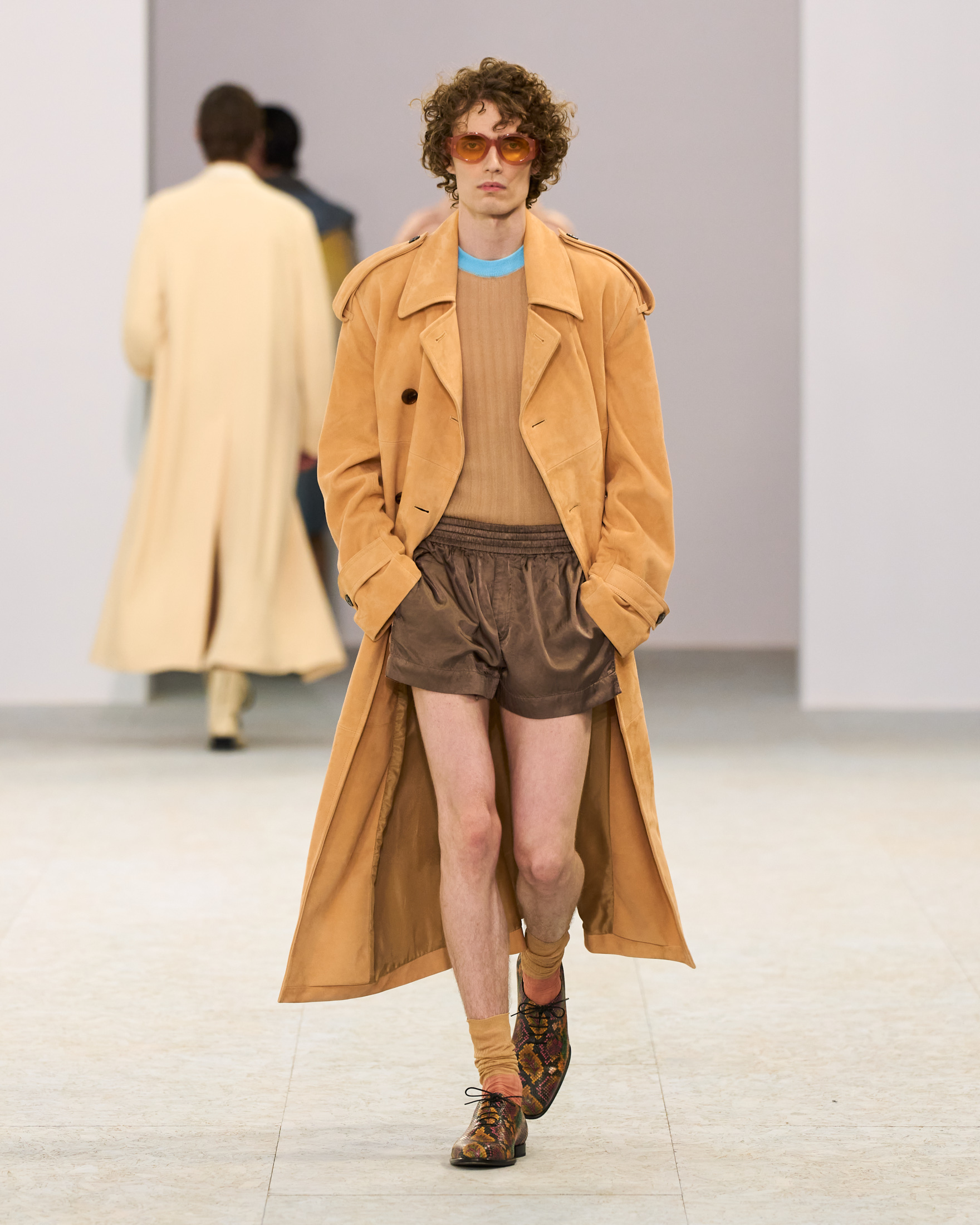 Dries Van Noten Spring Summer 2027 Menswear: The Poetry of Soft Power  Dries Van Noten Spring Summer 2027 Menswear: The Poetry of Soft Power  Vanity Teen 虚荣青年