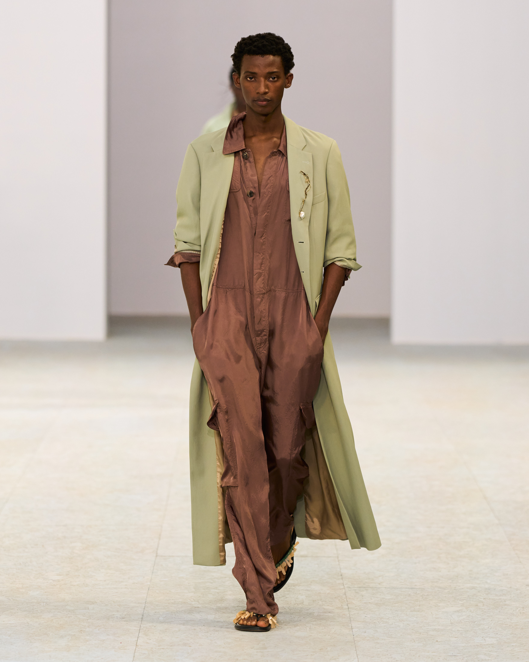 Dries Van Noten Spring Summer 2027 Menswear: The Poetry of Soft Power  Dries Van Noten Spring Summer 2027 Menswear: The Poetry of Soft Power  Vanity Teen 虚荣青年
