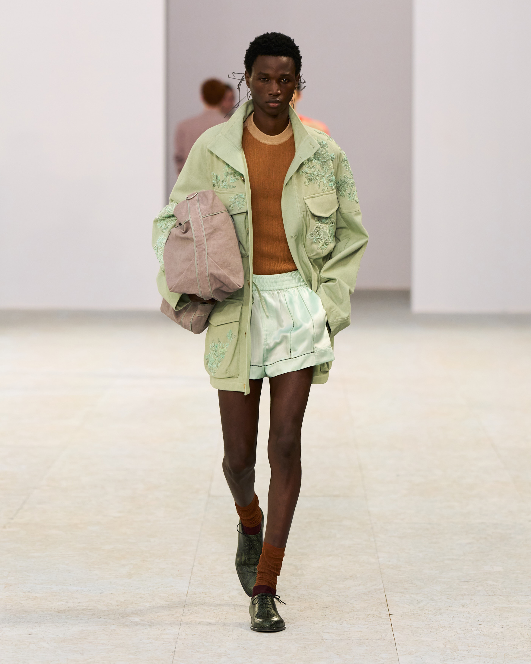 Dries Van Noten Spring Summer 2027 Menswear: The Poetry of Soft Power  Dries Van Noten Spring Summer 2027 Menswear: The Poetry of Soft Power  Vanity Teen 虚荣青年