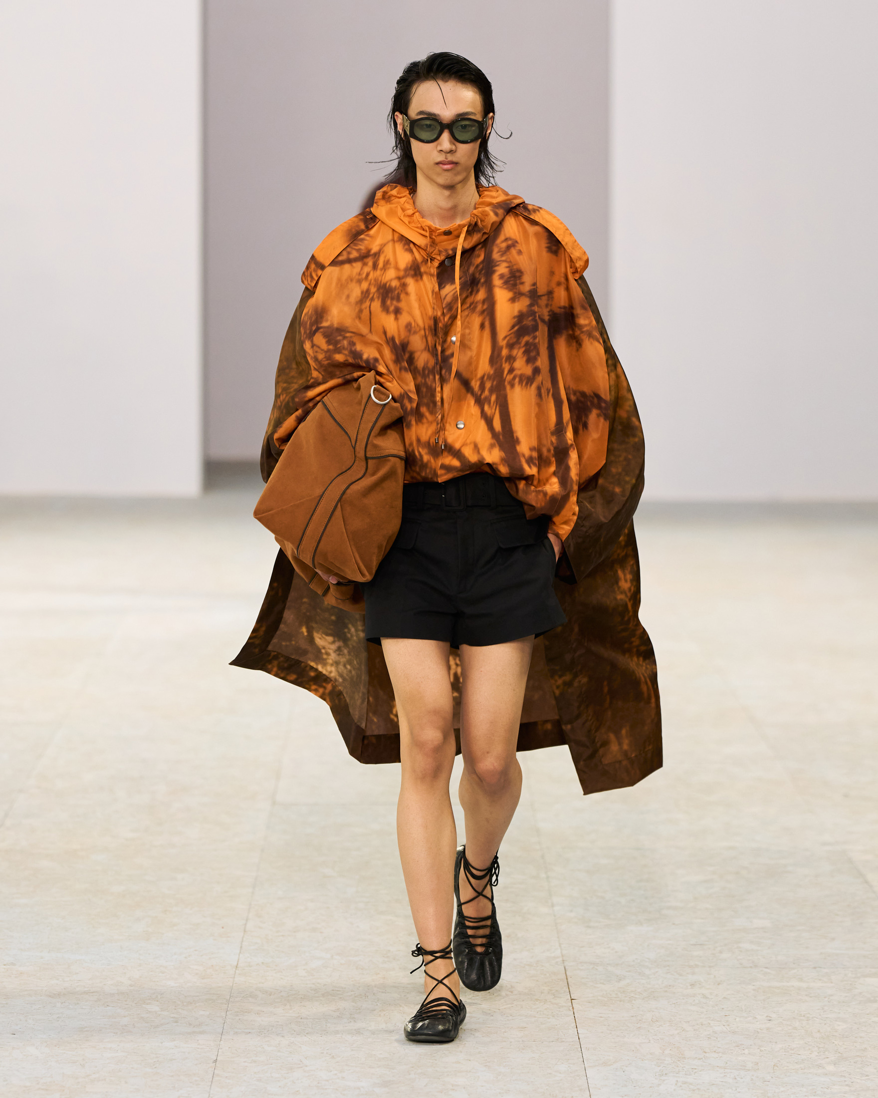Dries Van Noten Spring Summer 2027 Menswear: The Poetry of Soft Power  Dries Van Noten Spring Summer 2027 Menswear: The Poetry of Soft Power  Vanity Teen 虚荣青年