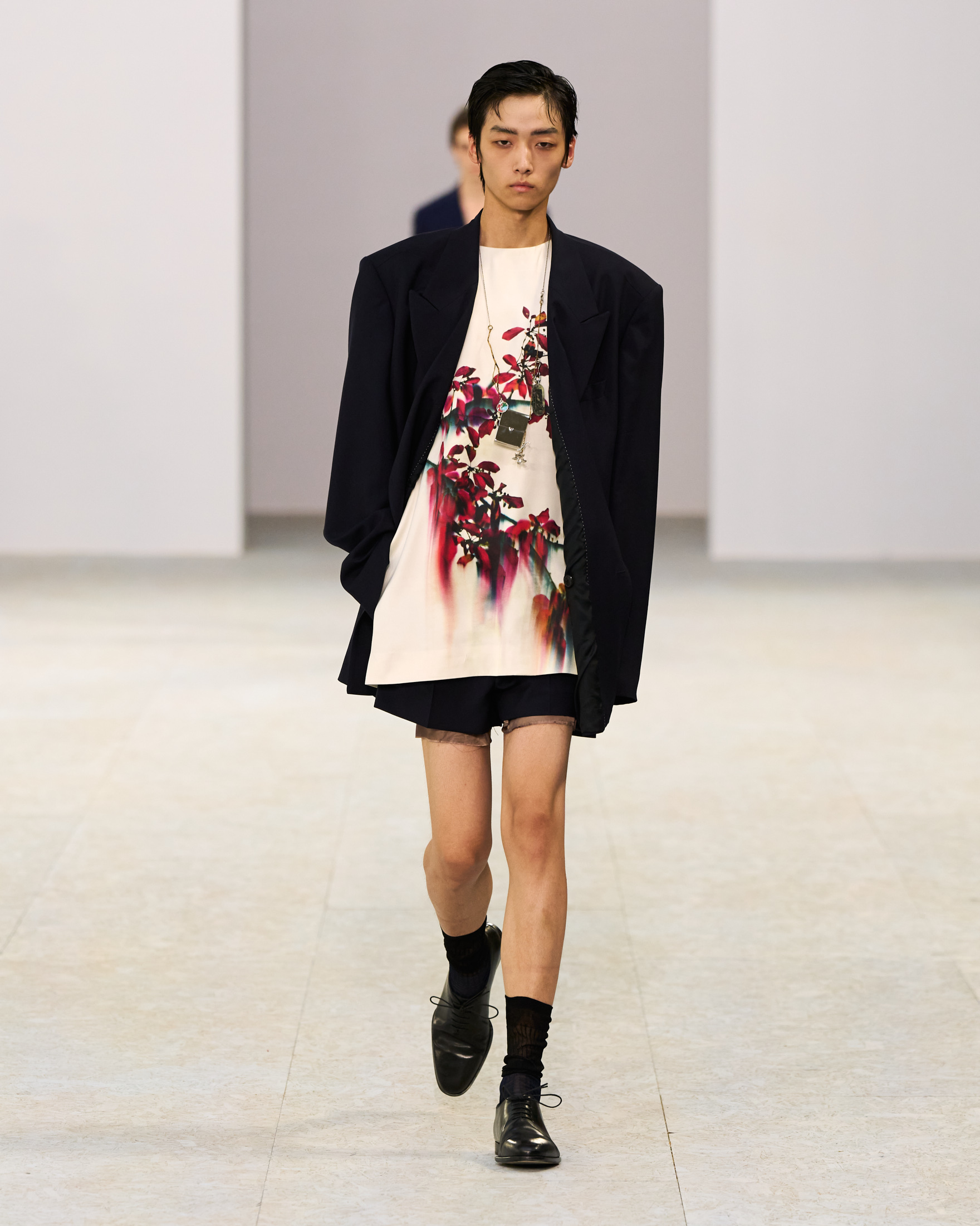 Dries Van Noten Spring Summer 2027 Menswear: The Poetry of Soft Power  Dries Van Noten Spring Summer 2027 Menswear: The Poetry of Soft Power  Vanity Teen 虚荣青年