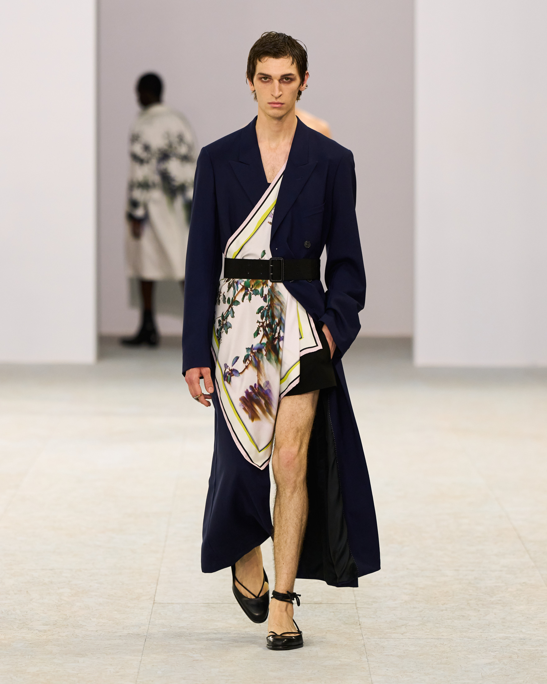 Dries Van Noten Spring Summer 2027 Menswear: The Poetry of Soft Power  Dries Van Noten Spring Summer 2027 Menswear: The Poetry of Soft Power  Vanity Teen 虚荣青年