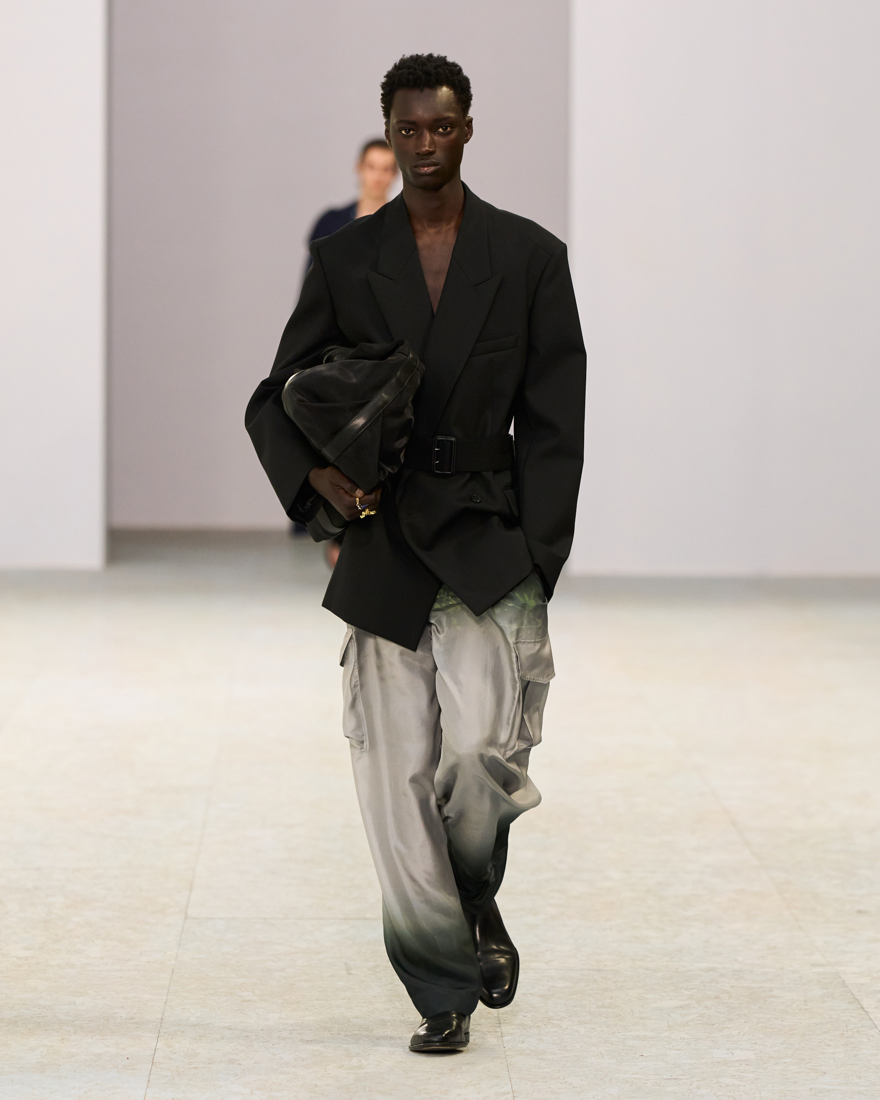 Dries Van Noten Spring Summer 2027 Menswear: The Poetry of Soft Power  Dries Van Noten Spring Summer 2027 Menswear: The Poetry of Soft Power  Vanity Teen 虚荣青年