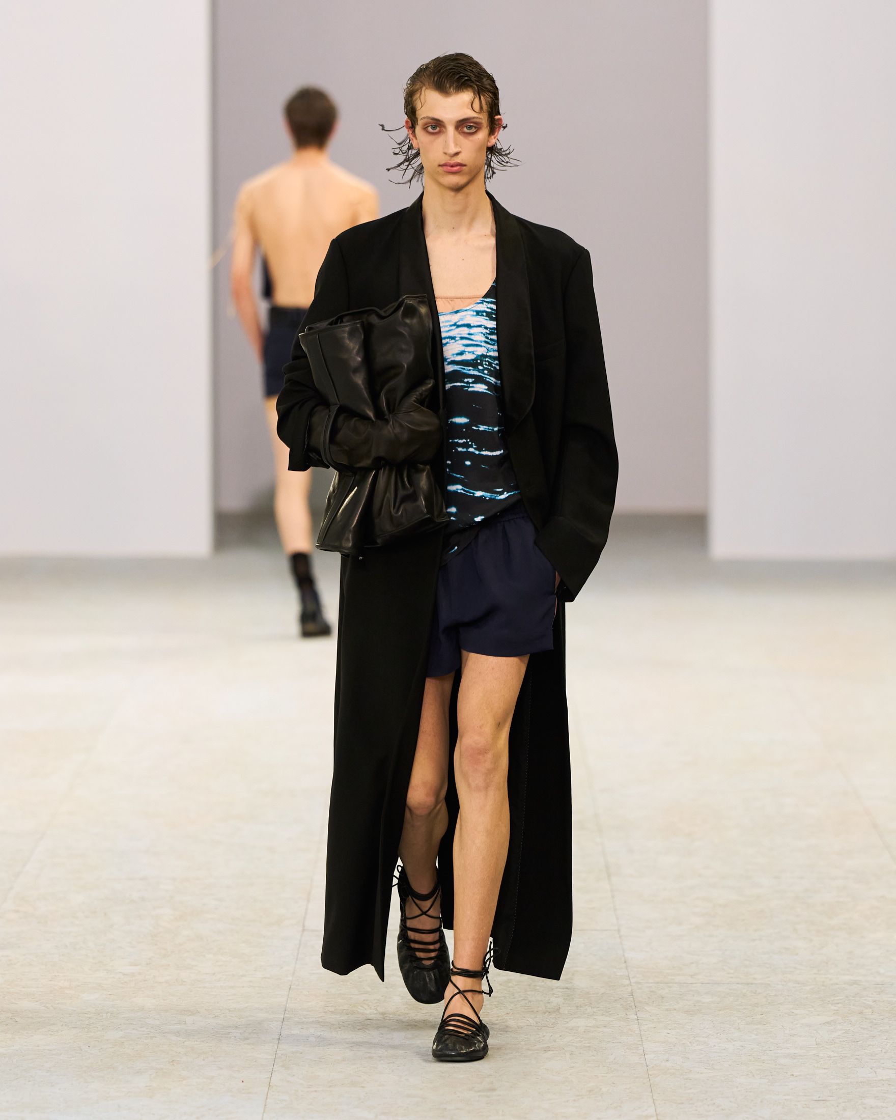 Dries Van Noten Spring Summer 2027 Menswear: The Poetry of Soft Power  Dries Van Noten Spring Summer 2027 Menswear: The Poetry of Soft Power  Vanity Teen 虚荣青年