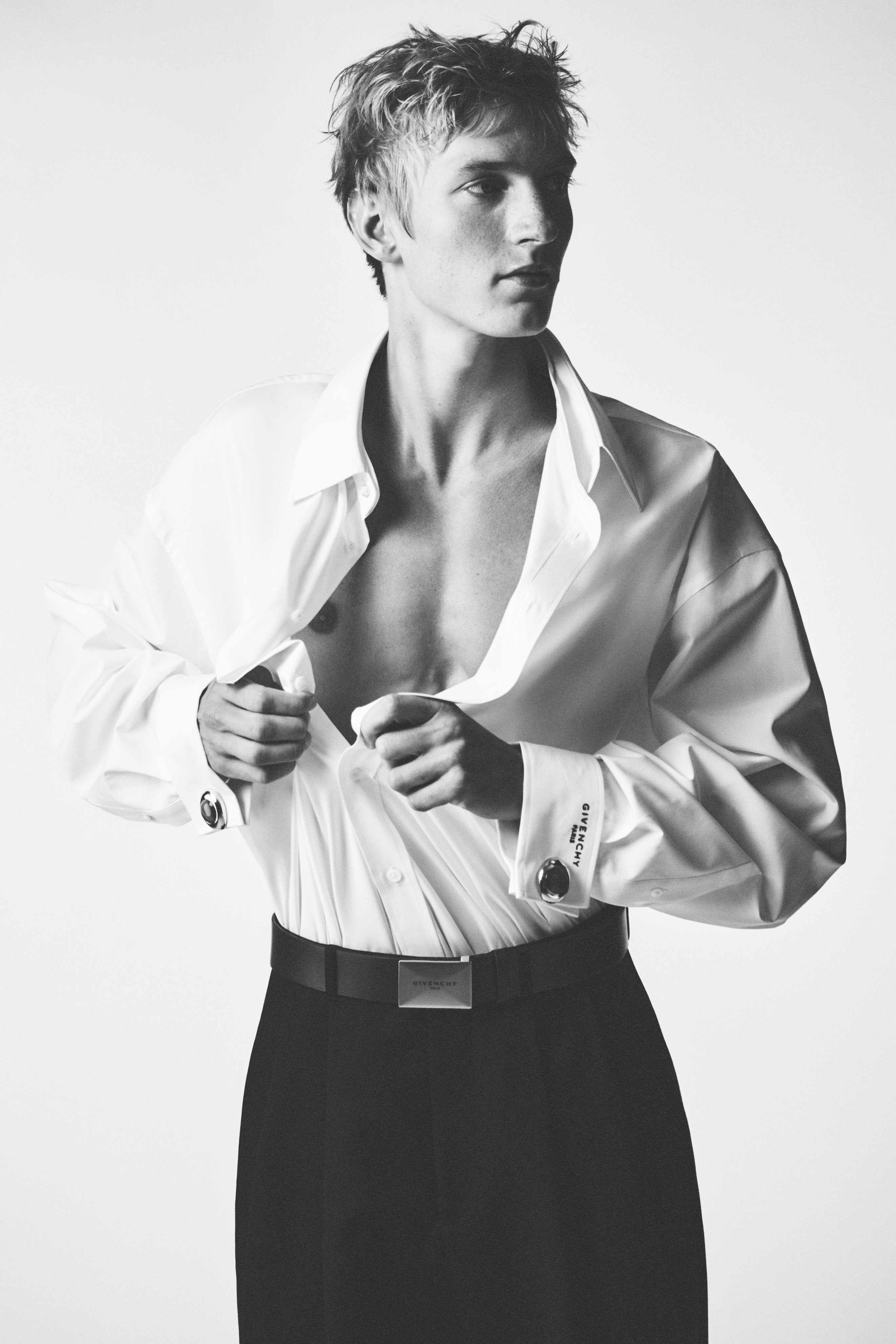 Givenchy Men's Spring/Summer 2027: the house is in the look Givenchy Men's Spring/Summer 2027: the house is in the look Vanity Teen 虚荣青年