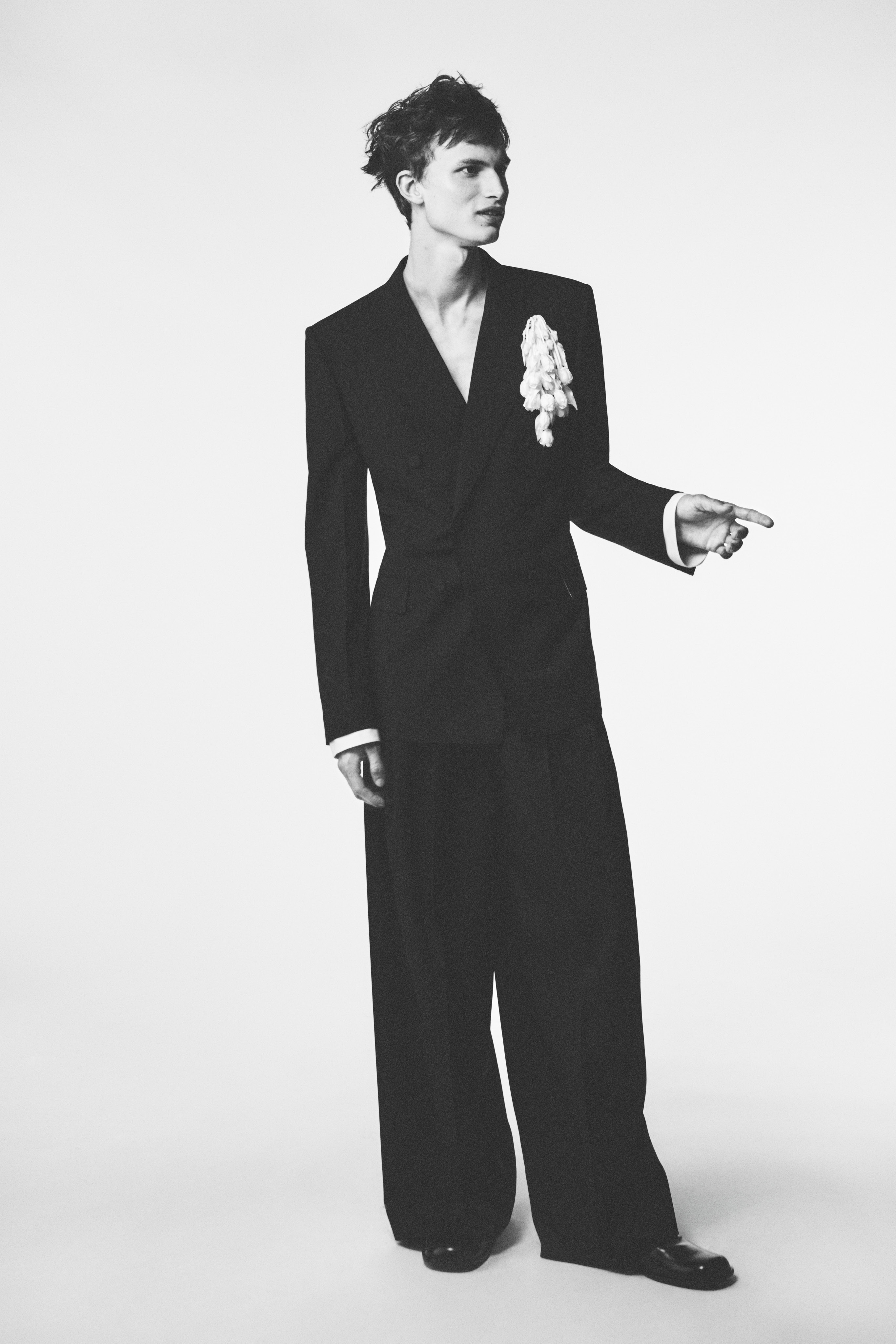 Givenchy Men's Spring/Summer 2027: the house is in the look Givenchy Men's Spring/Summer 2027: the house is in the look Vanity Teen 虚荣青年
