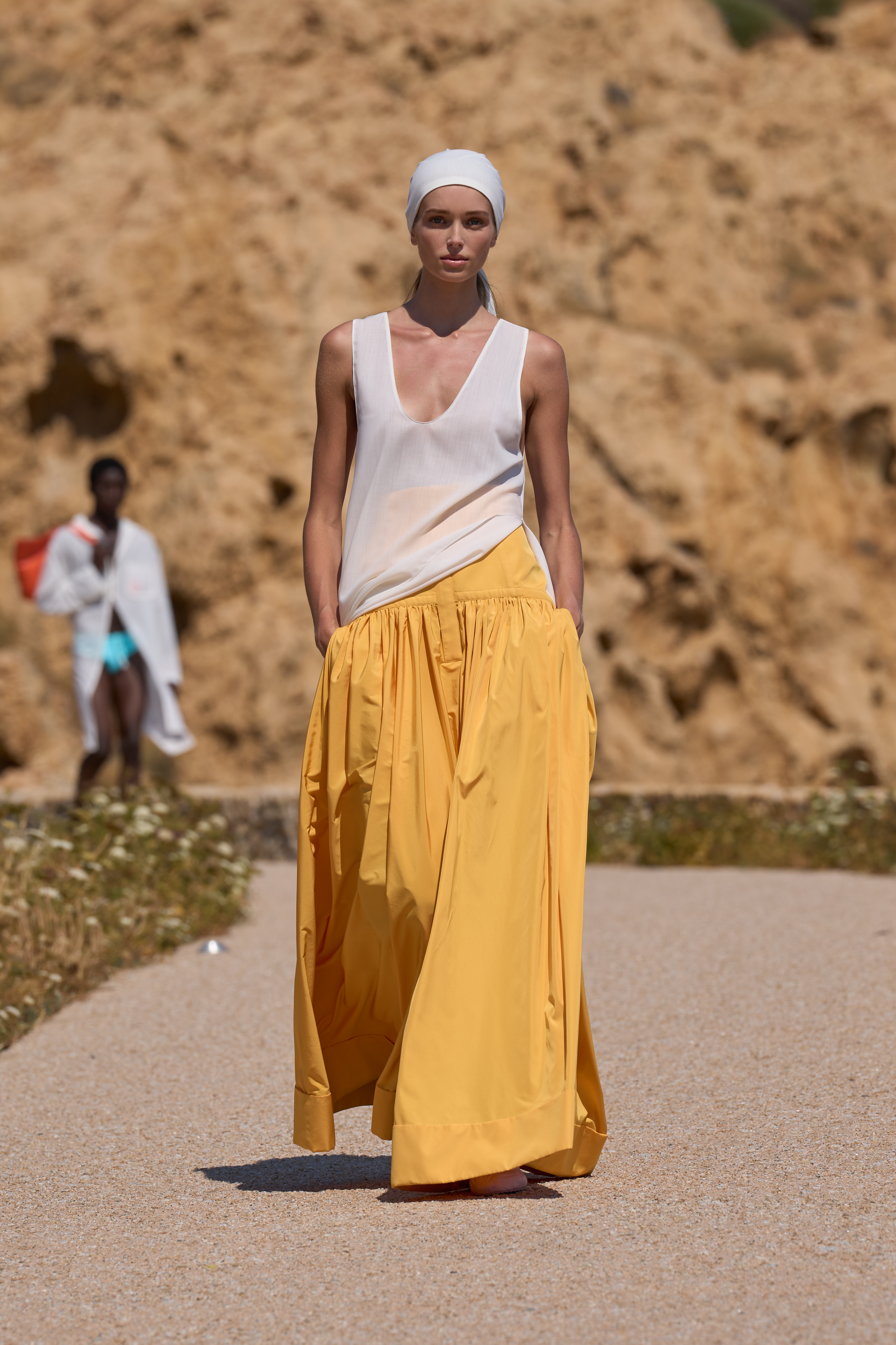 JACQUEMUS SPRING–SUMMER 2027: THE MOST RADICAL THING YOU CAN WEAR IS HAPPINESS JACQUEMUS SPRING–SUMMER 2027: THE MOST RADICAL THING YOU CAN WEAR IS HAPPINESS Vanity Teen 虚荣青年