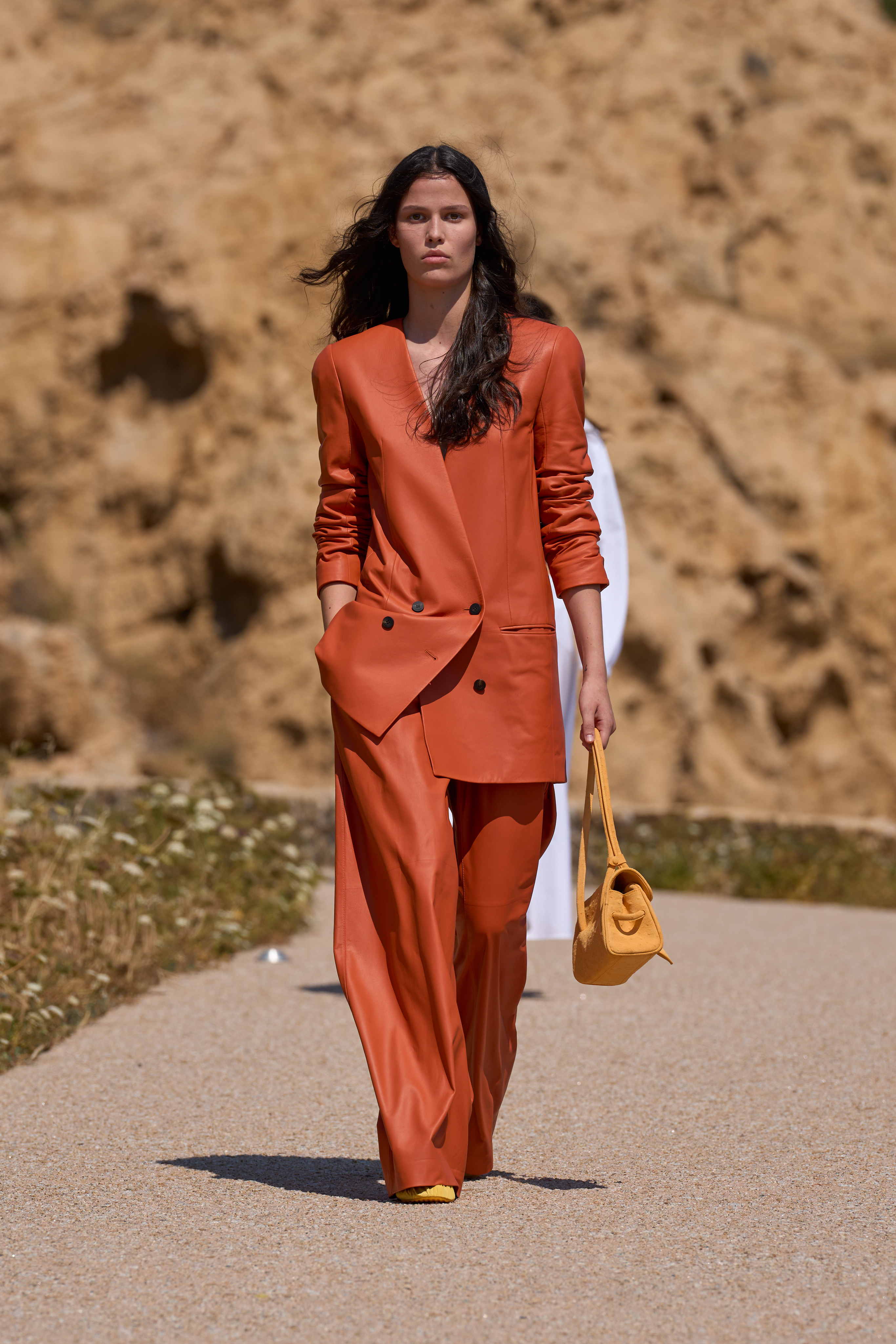 JACQUEMUS SPRING–SUMMER 2027: THE MOST RADICAL THING YOU CAN WEAR IS HAPPINESS JACQUEMUS SPRING–SUMMER 2027: THE MOST RADICAL THING YOU CAN WEAR IS HAPPINESS Vanity Teen 虚荣青年